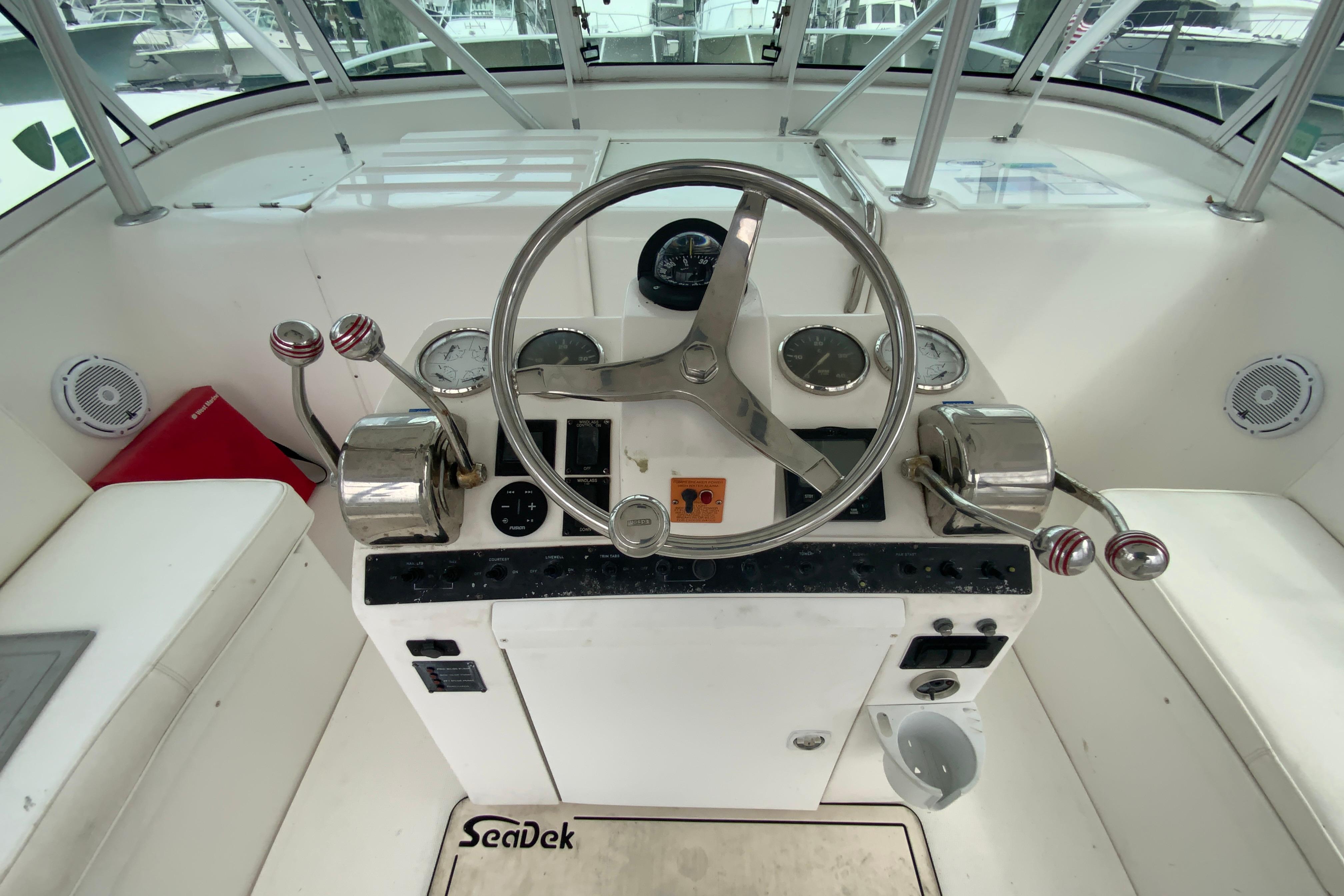 2005 Luhrs 32 Open-42