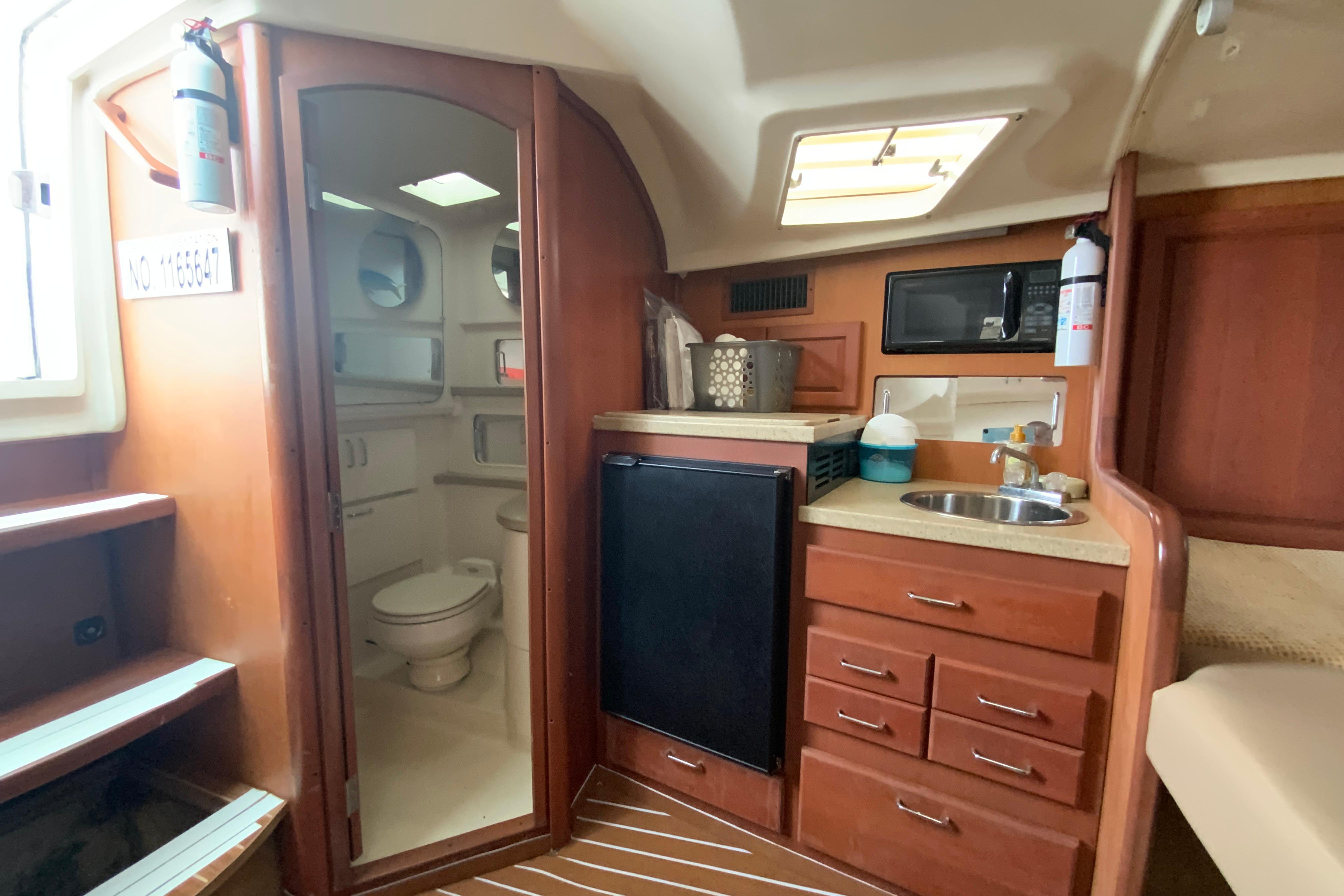 2005 Luhrs 32 Open-55