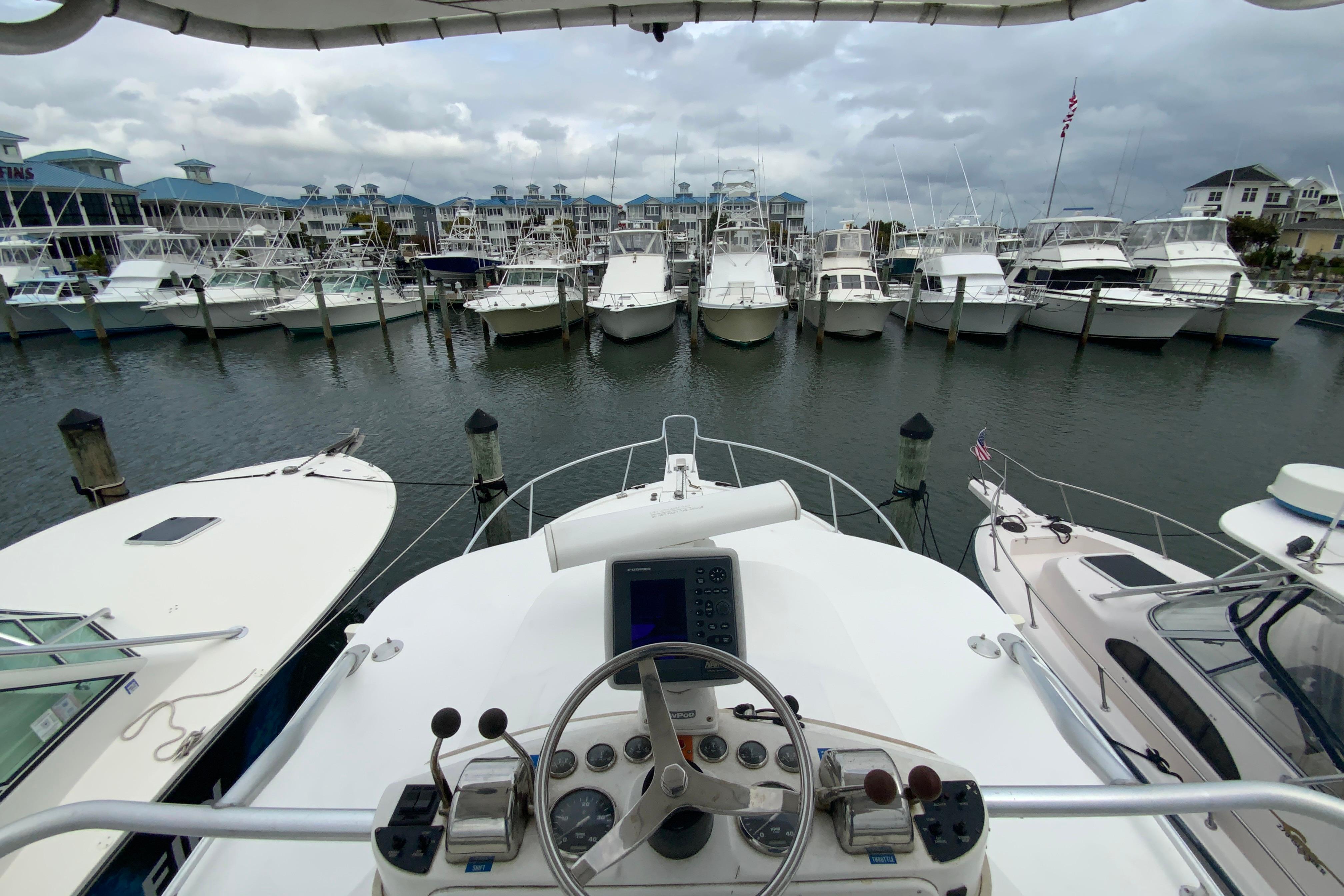 2005 Luhrs 32 Open-64