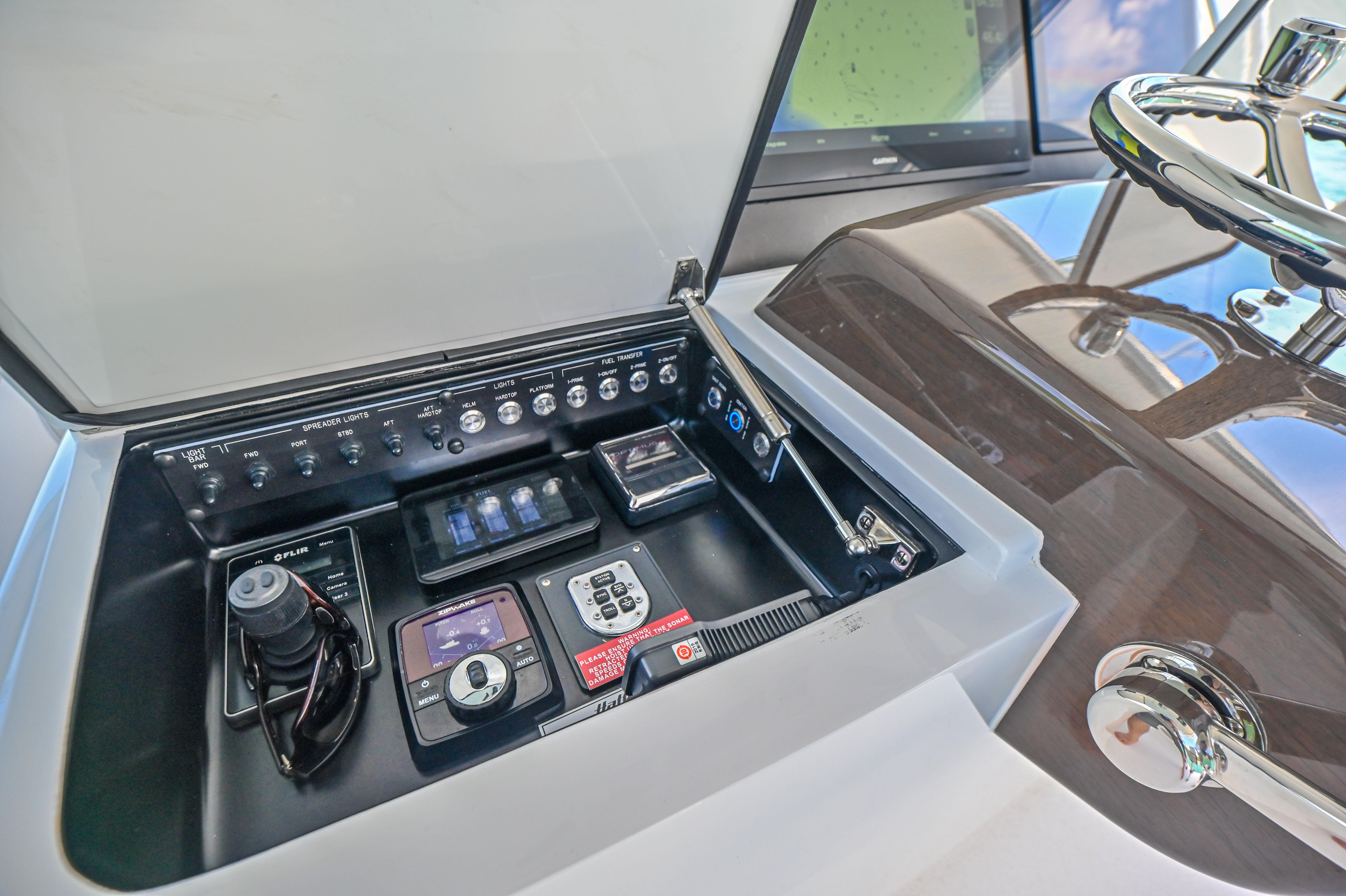 2021 Hatteras 65 GT - Fish Tank - Electronics