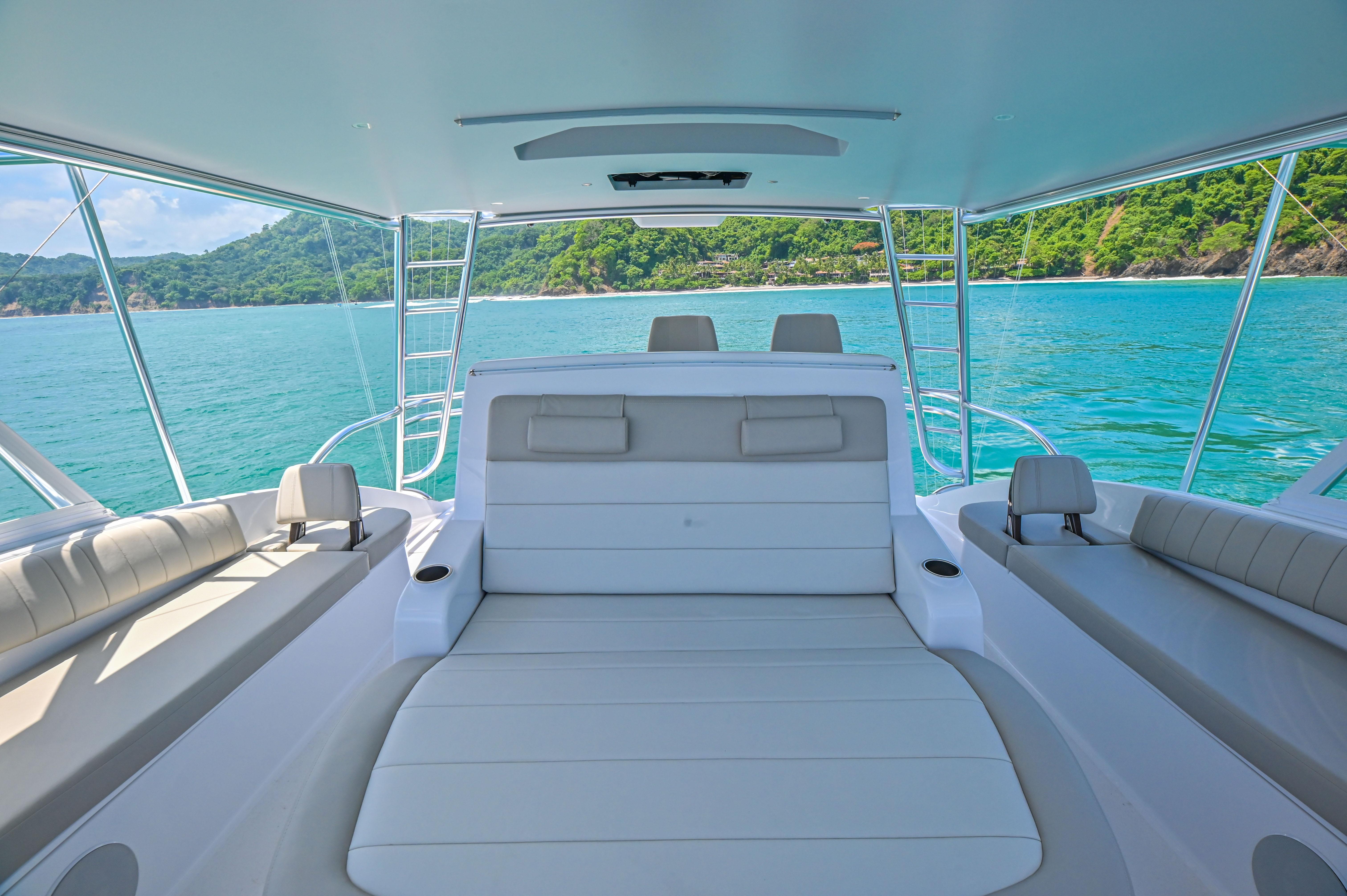 2021 Hatteras 65 GT - Fish Tank - Flybridge