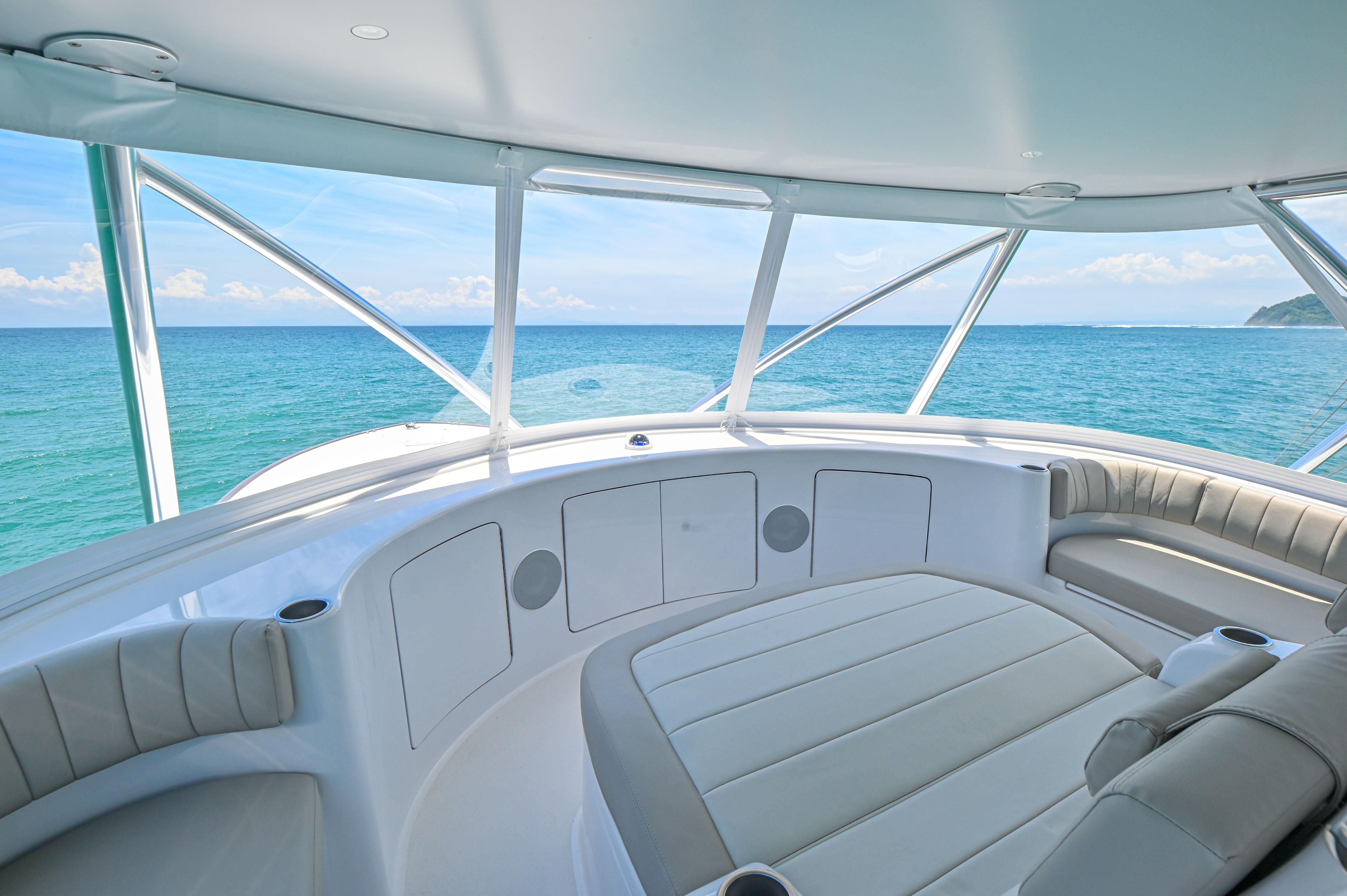 2021 Hatteras 65 GT - Fish Tank - Flybridge