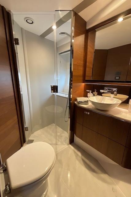 Princess 62 CHAPTER TWO - Guest Bath With Shower Stall