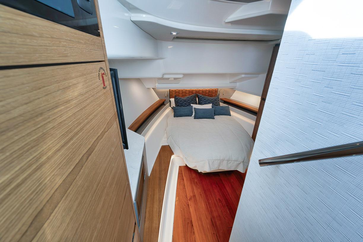 Tiara Yachts-48LS 2022-Sea Ya FL-US-9599538 | Thumbnail