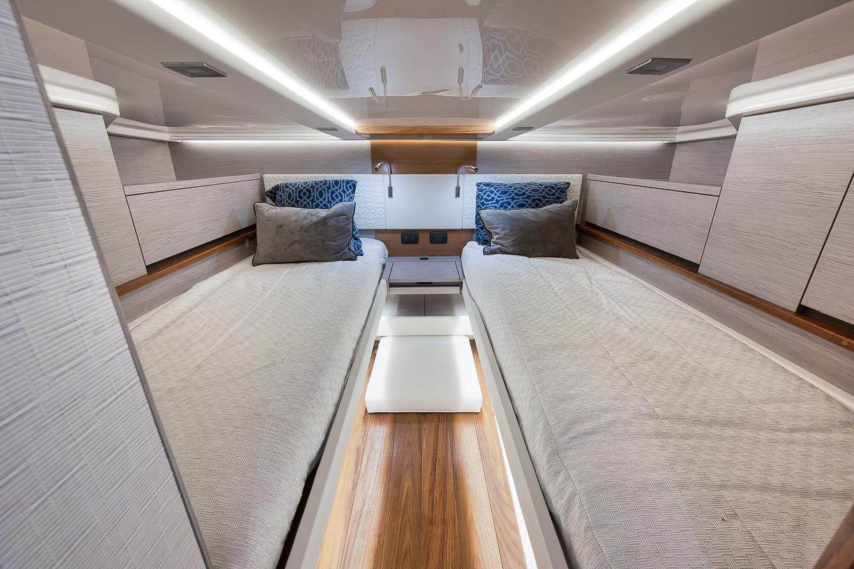 Tiara Yachts-48LS 2022-Sea Ya FL-US-9599538 | Thumbnail