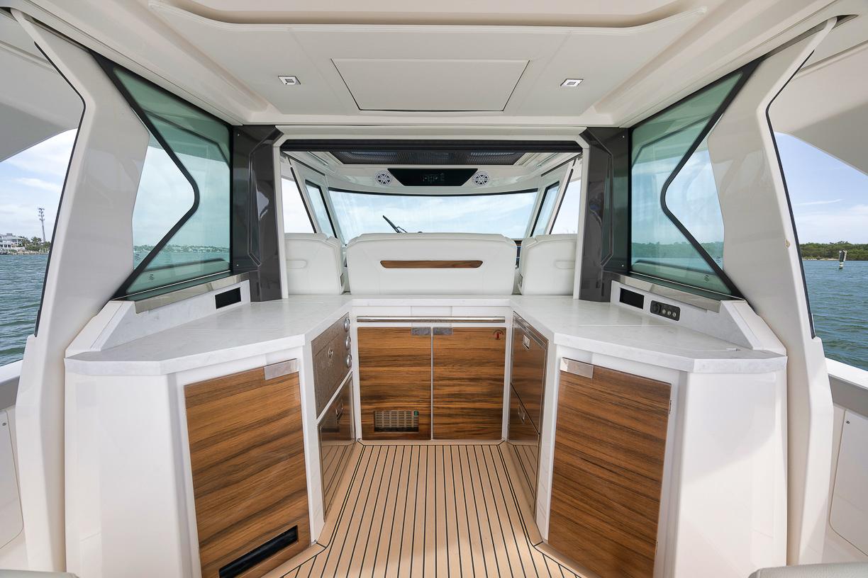 Tiara Yachts-48LS 2022-Sea Ya FL-US-9599538 | Thumbnail