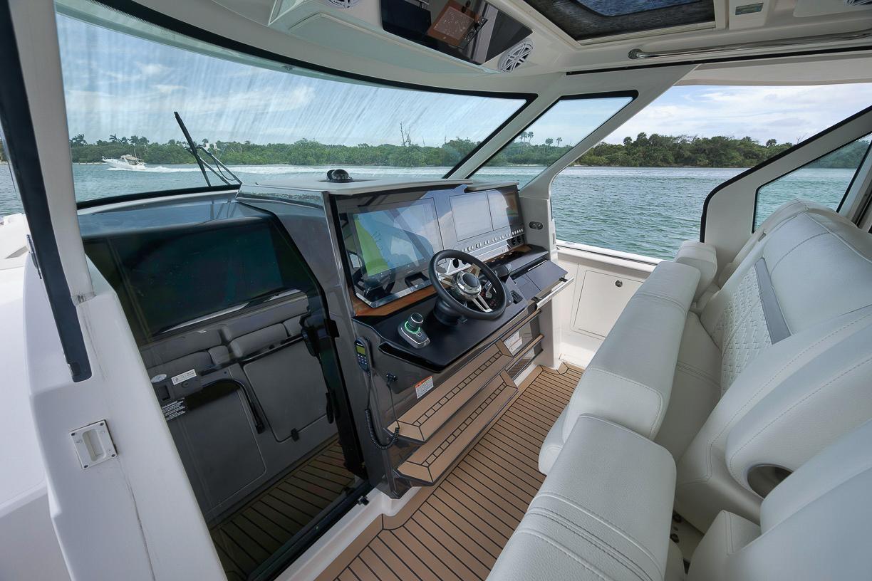Tiara Yachts-48LS 2022-Sea Ya FL-US-9599538 | Thumbnail
