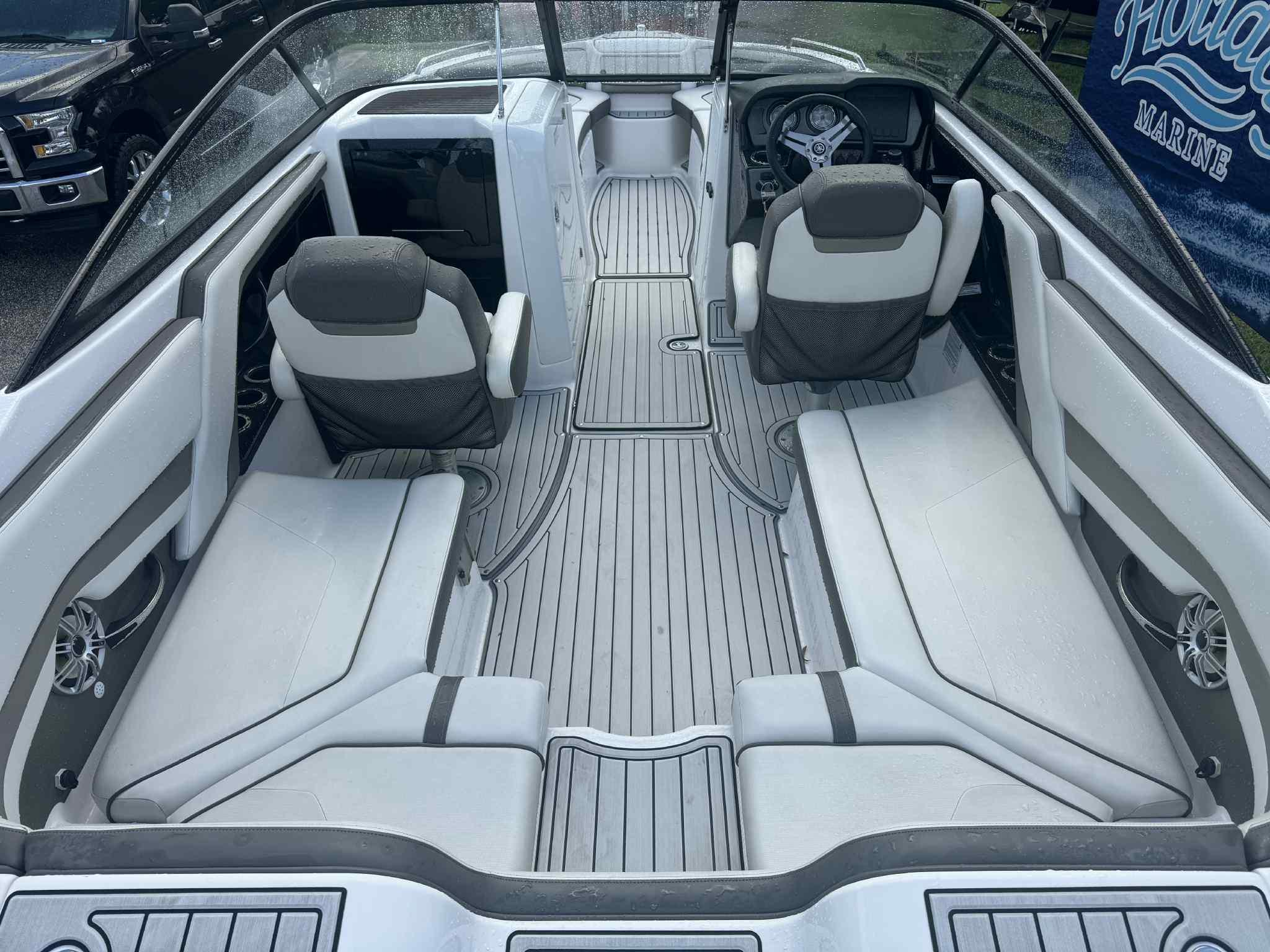 2017 Yamaha boats 242 Limited S-6