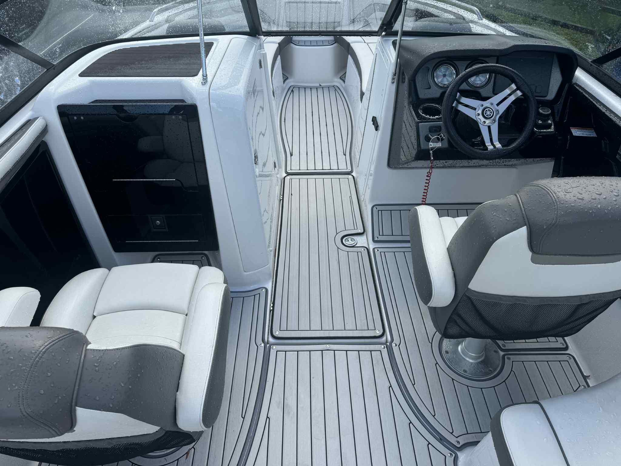 2017 Yamaha boats 242 Limited S-3
