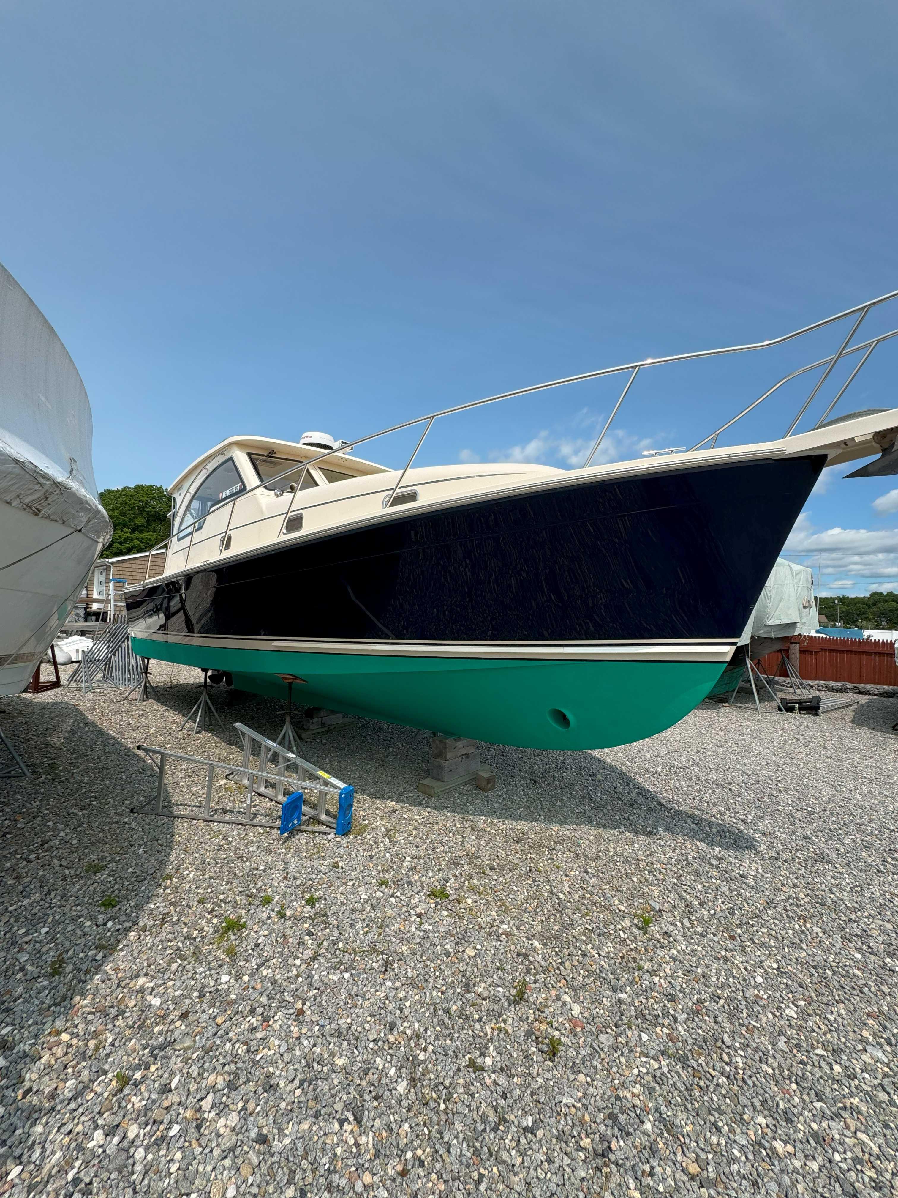 2004-mainship-pilot-34-power-9829546-20250606071652361-1_XLARGE