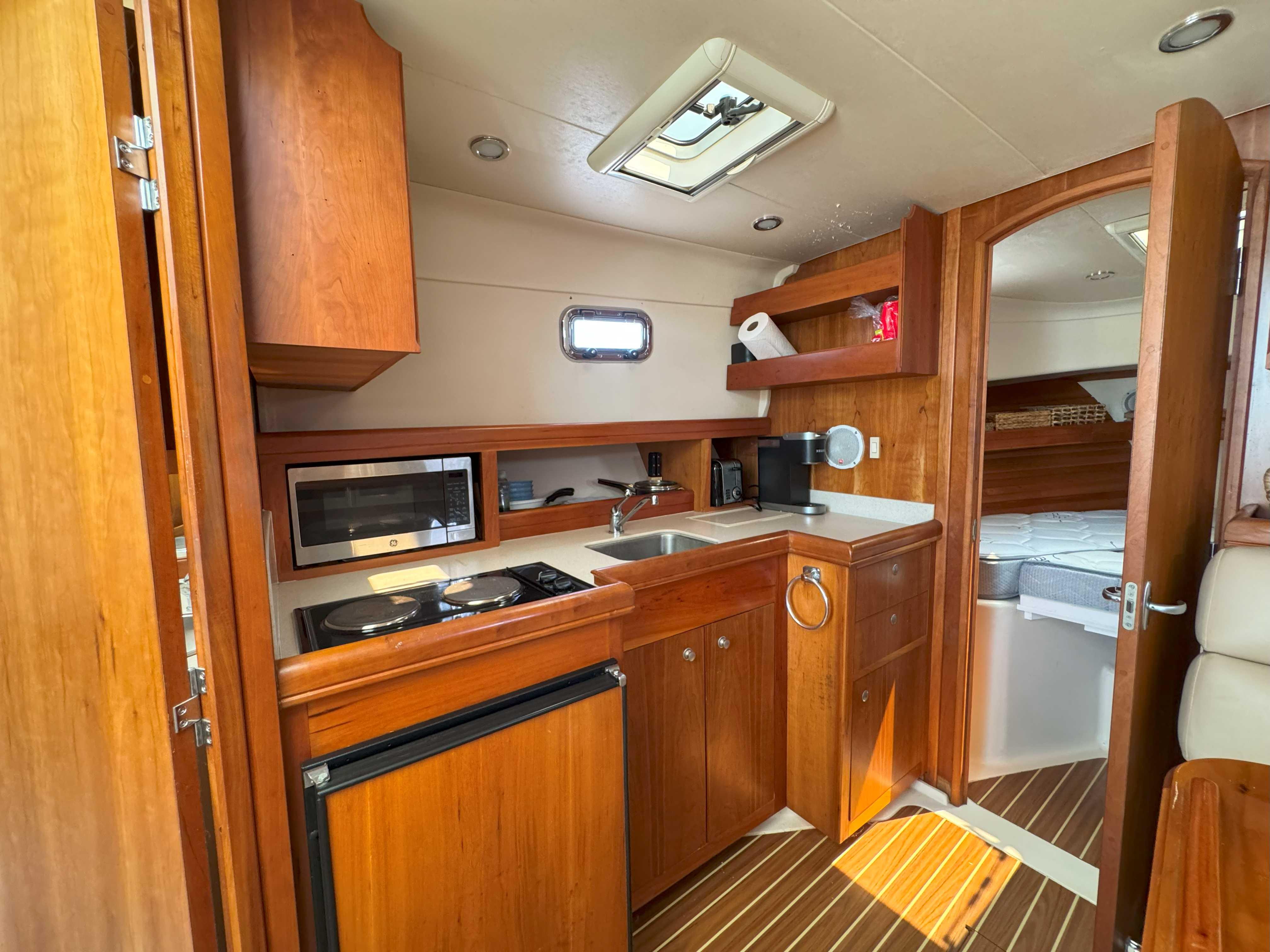 2004-mainship-pilot-34-power-9829546-20250606071721330-1_XLARGE