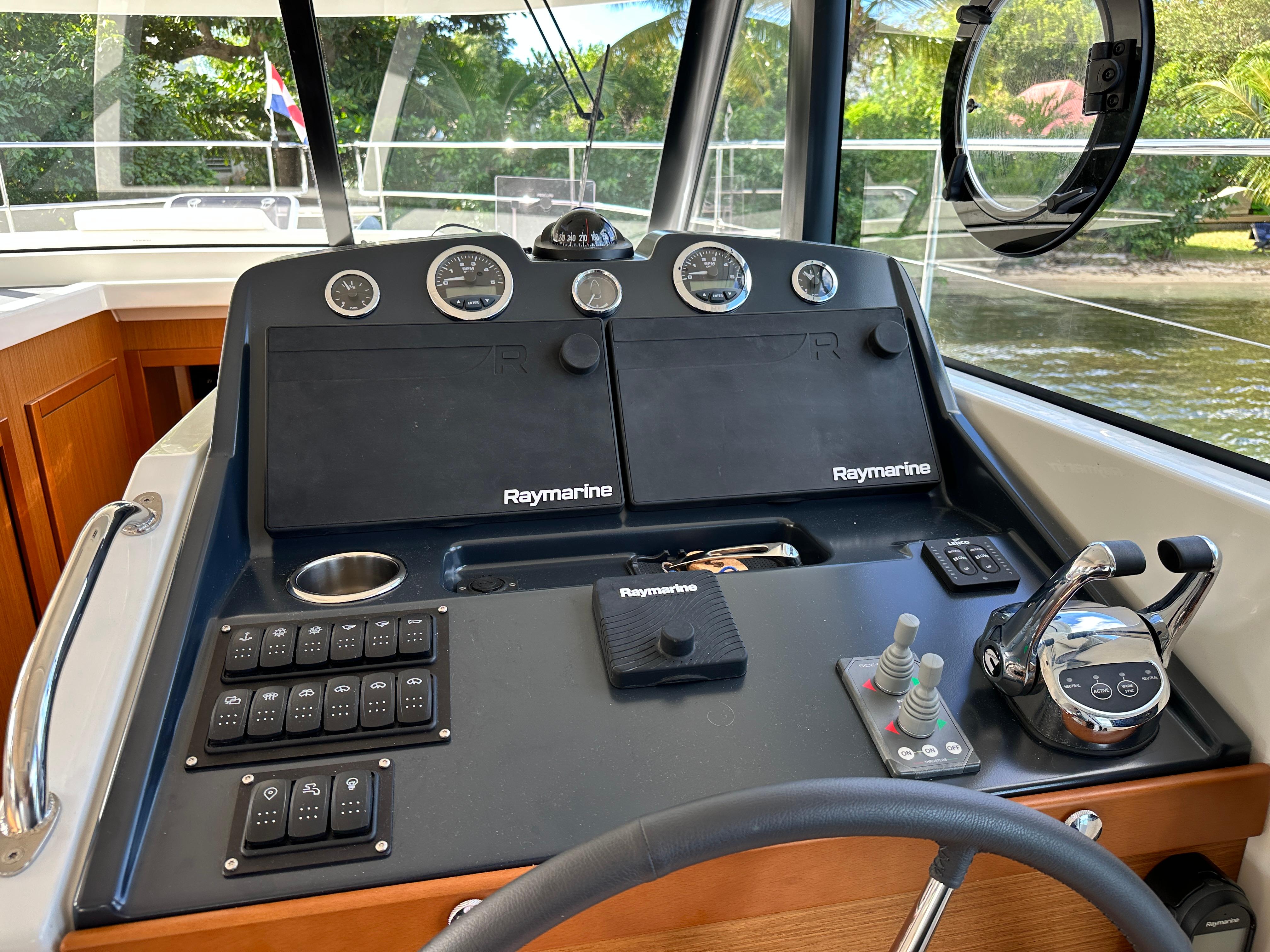 Yacht Photos Pics