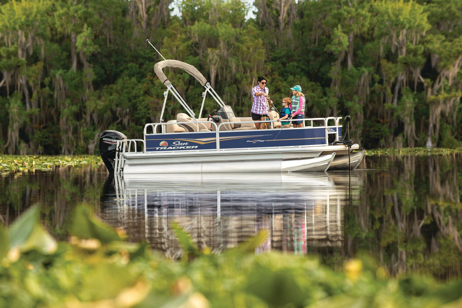 2025 Sun Tracker Bass Buggy 16 XL Select Gallery