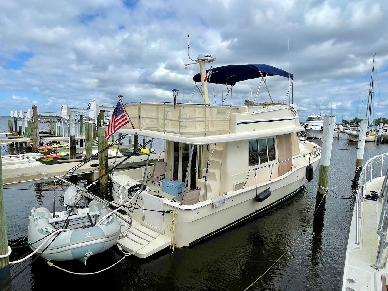 Endeavor Yacht for Sale 40 Mainship Yachts Punta Gorda, FL Denison