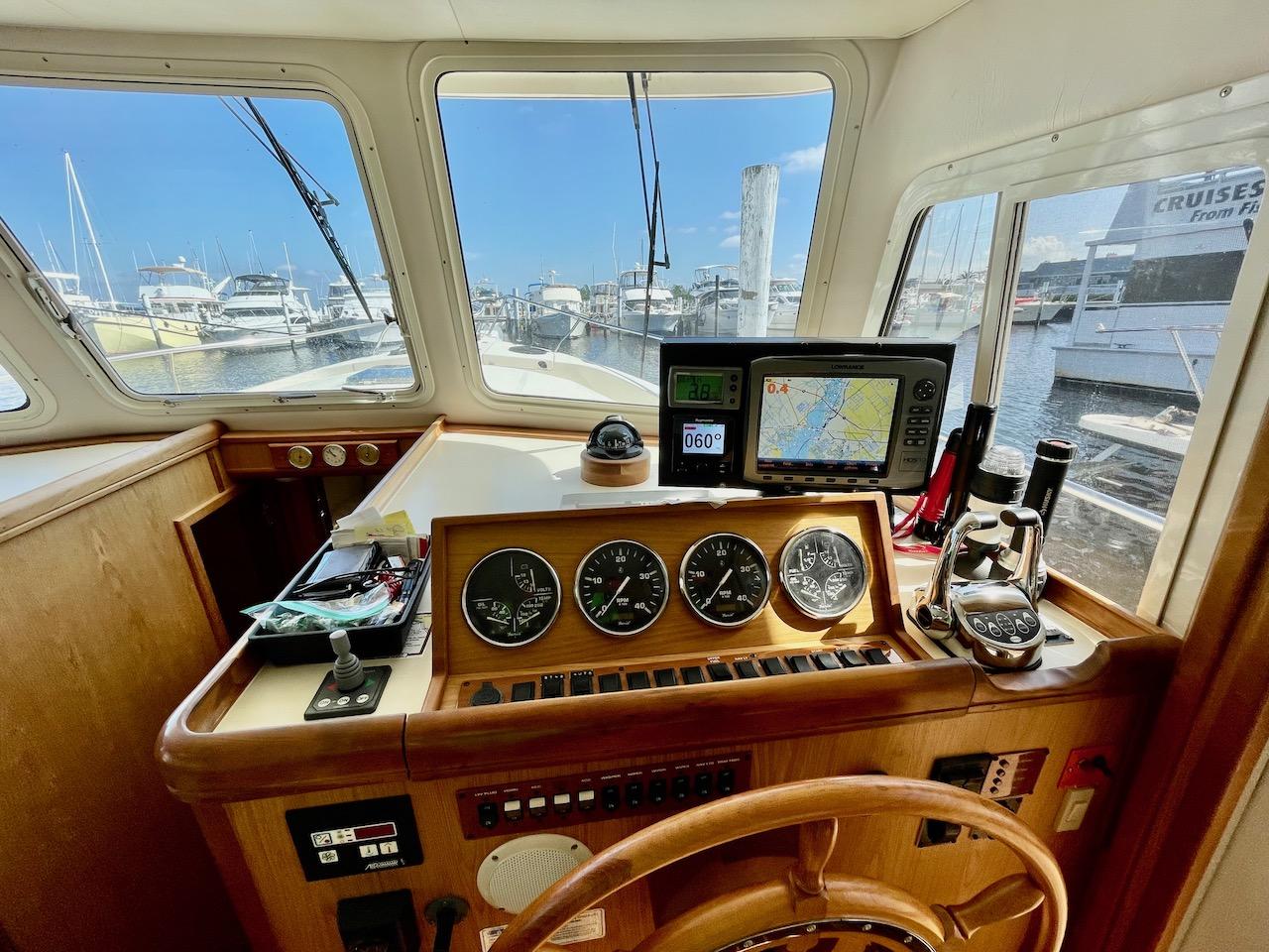 Endeavor Yacht for Sale 40 Mainship Yachts Punta Gorda, FL Denison