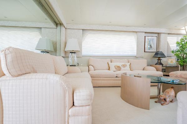 67' Hatteras, Listing Number 100914968, - Photo No. 7