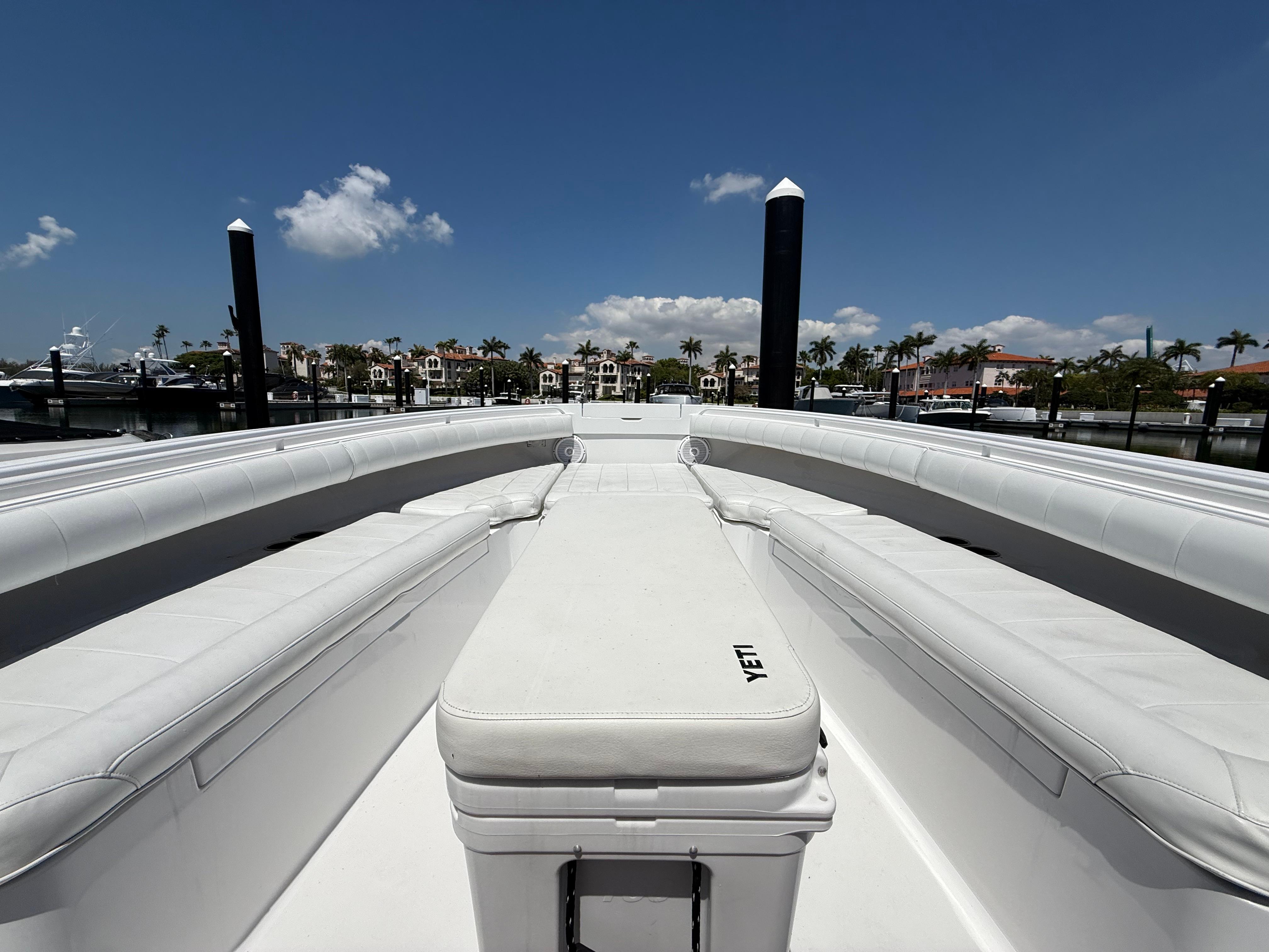 2013-regulator-34-center-console-power-9799554-20250519081552814-1_XLARGE