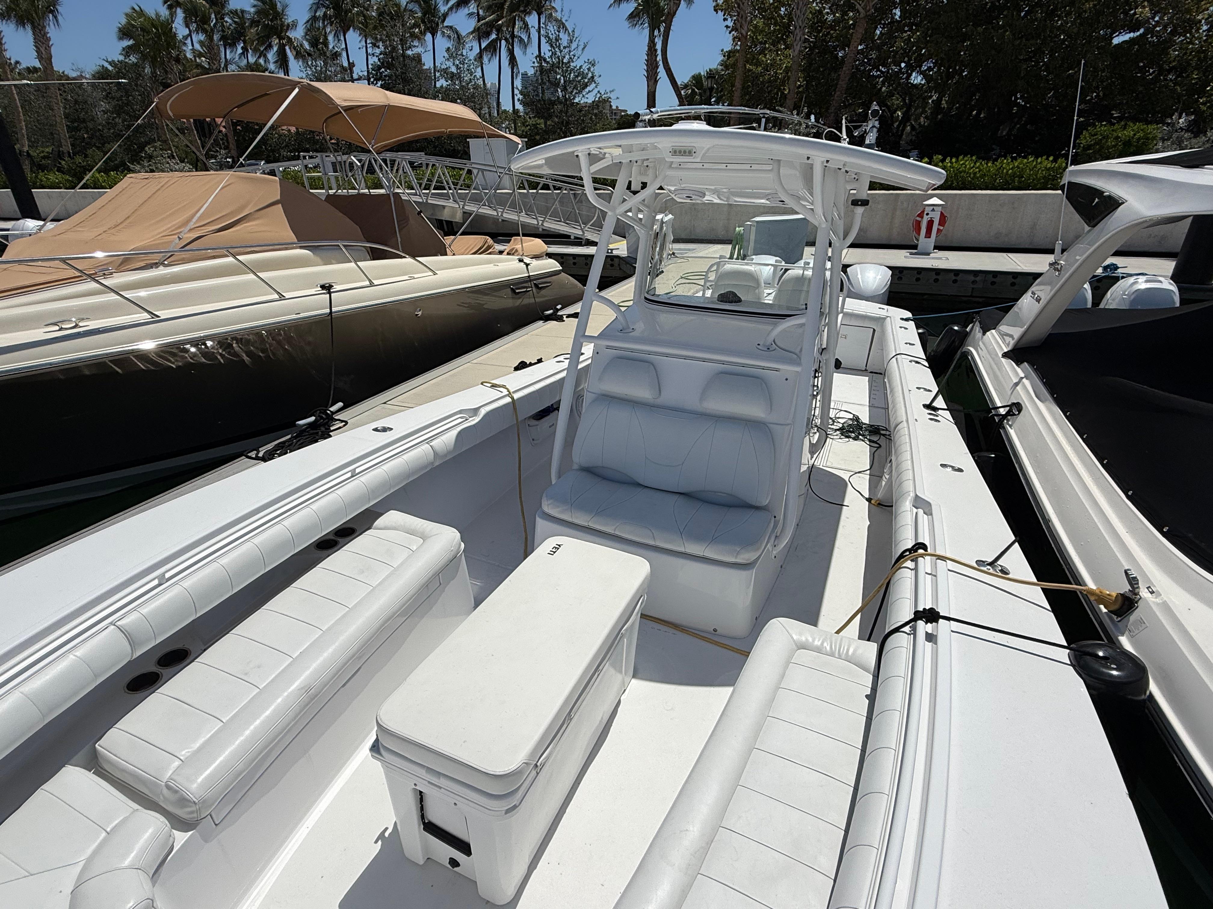 2013-regulator-34-center-console-power-9799554-20250519081607977-1_XLARGE