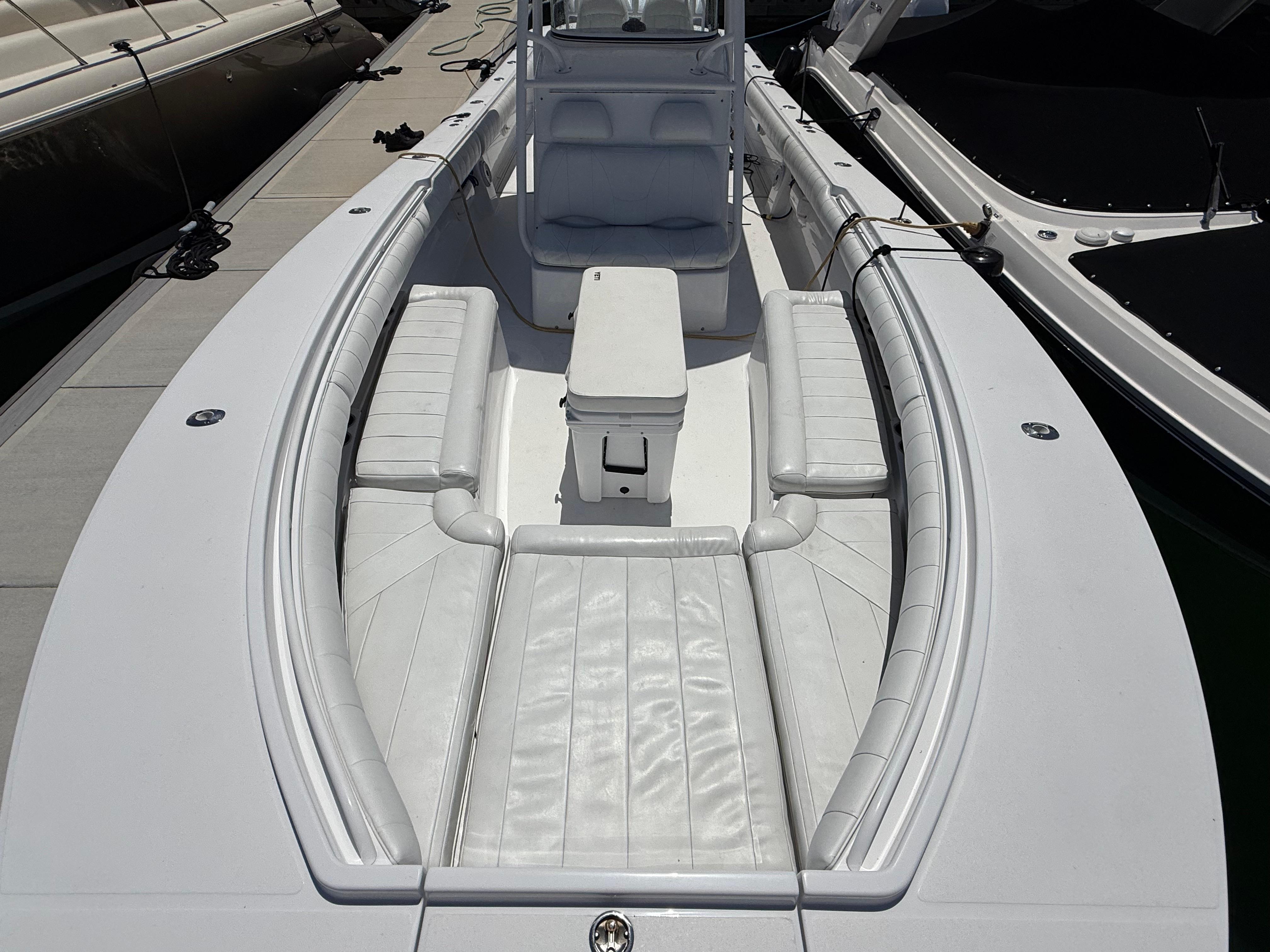 2013-regulator-34-center-console-power-9799554-20250519081611331-1_XLARGE