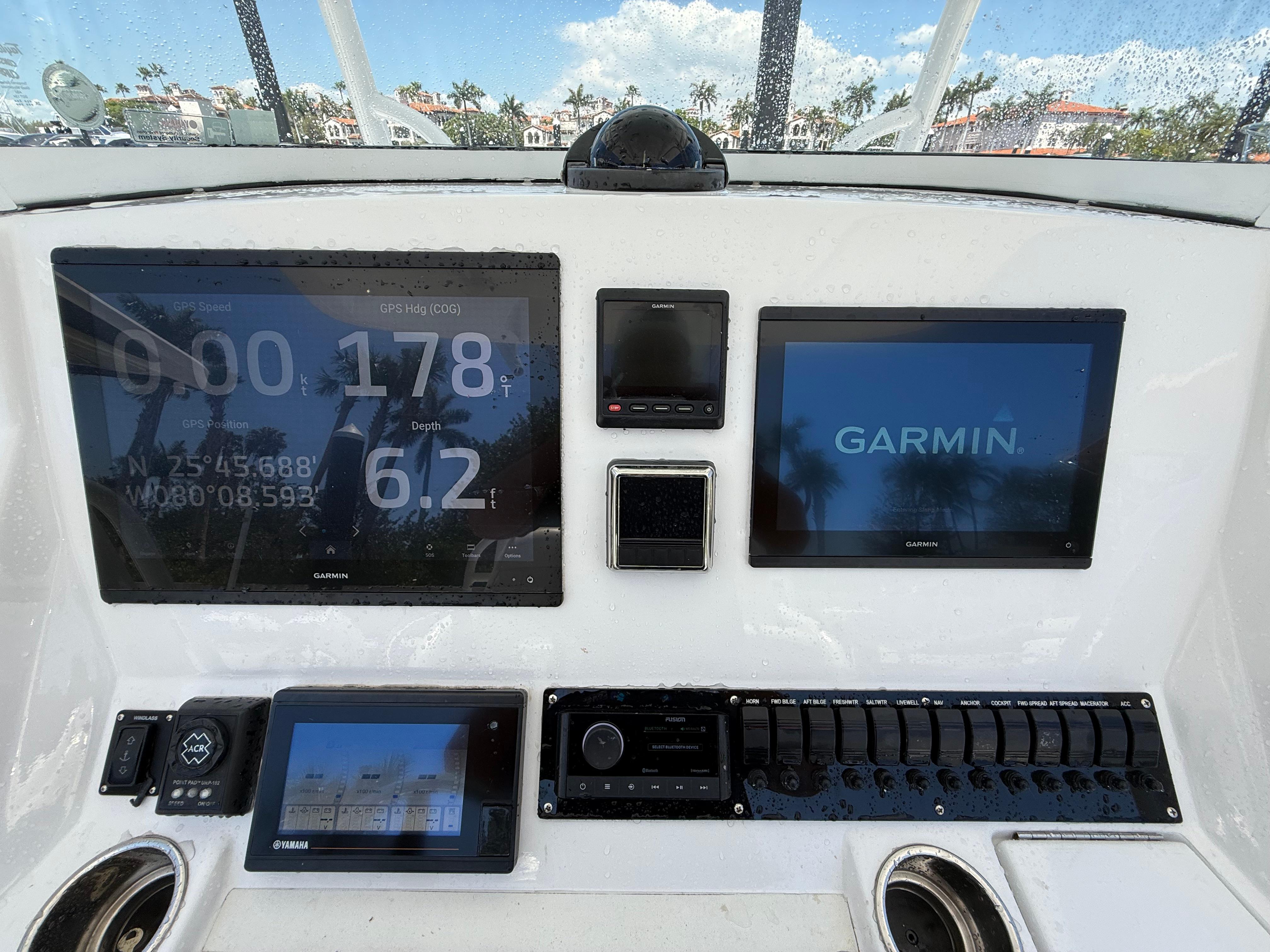 2013-regulator-34-center-console-power-9799554-20250519081614038-1_XLARGE