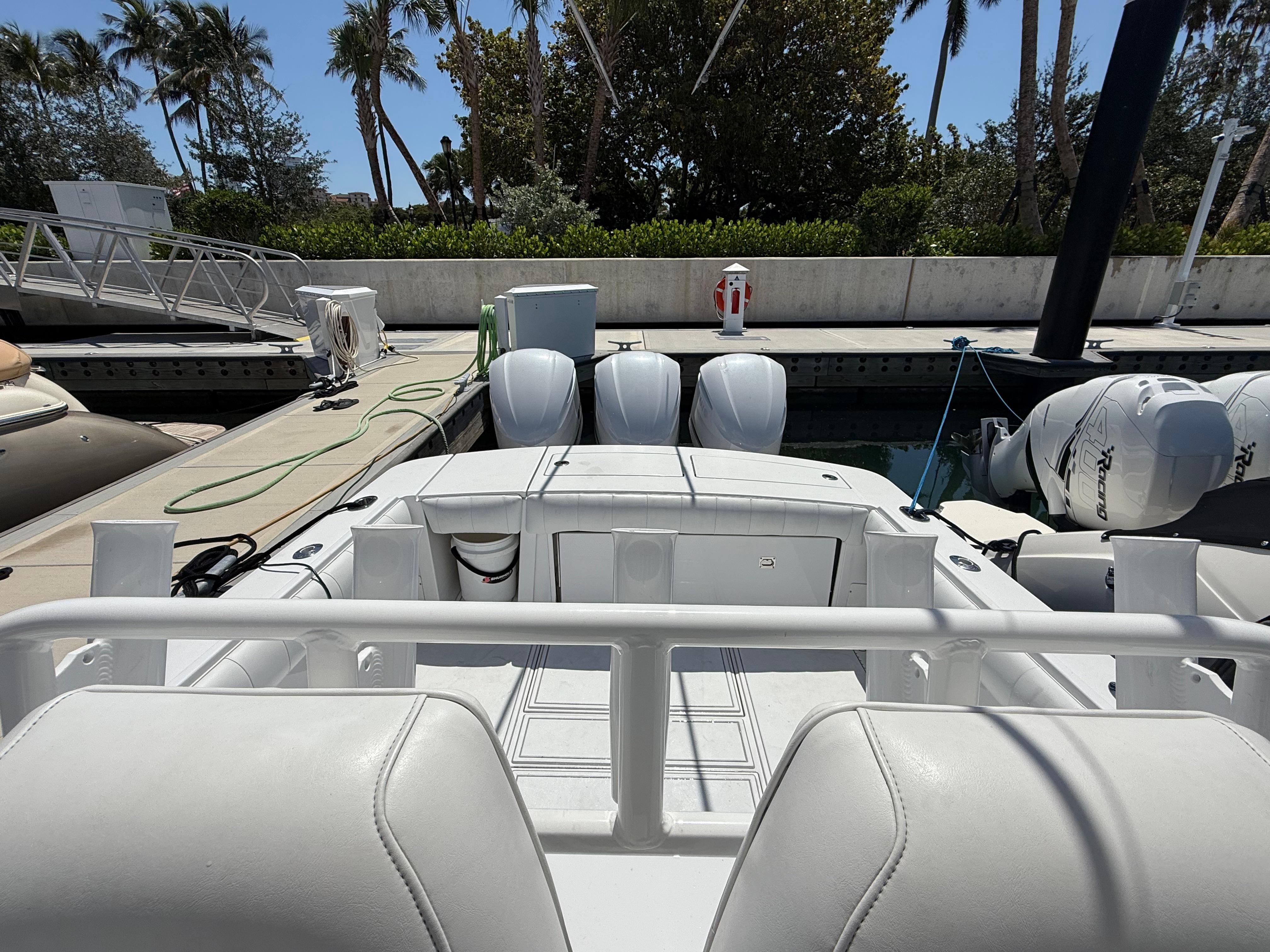 2013-regulator-34-center-console-power-9799554-20250519081617119-1_XLARGE