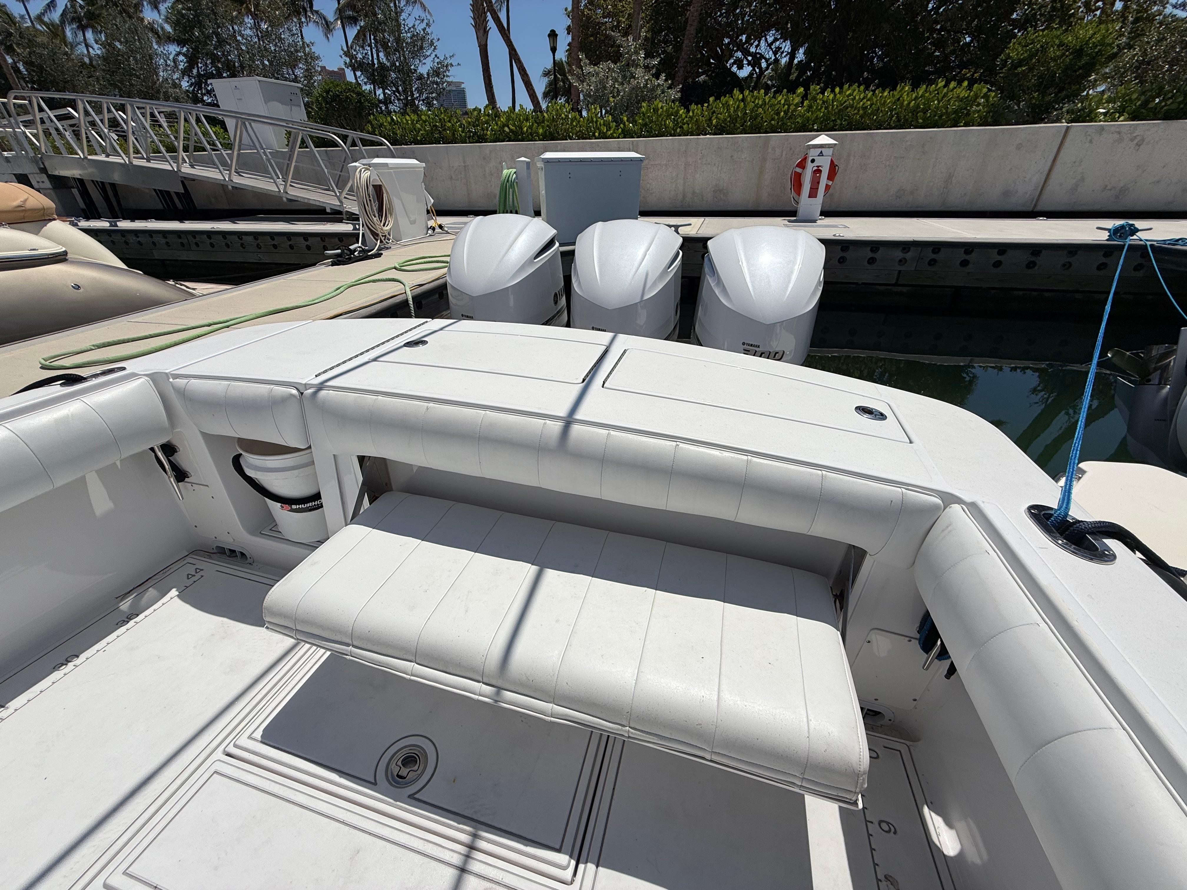 2013-regulator-34-center-console-power-9799554-20250519081629003-1_XLARGE