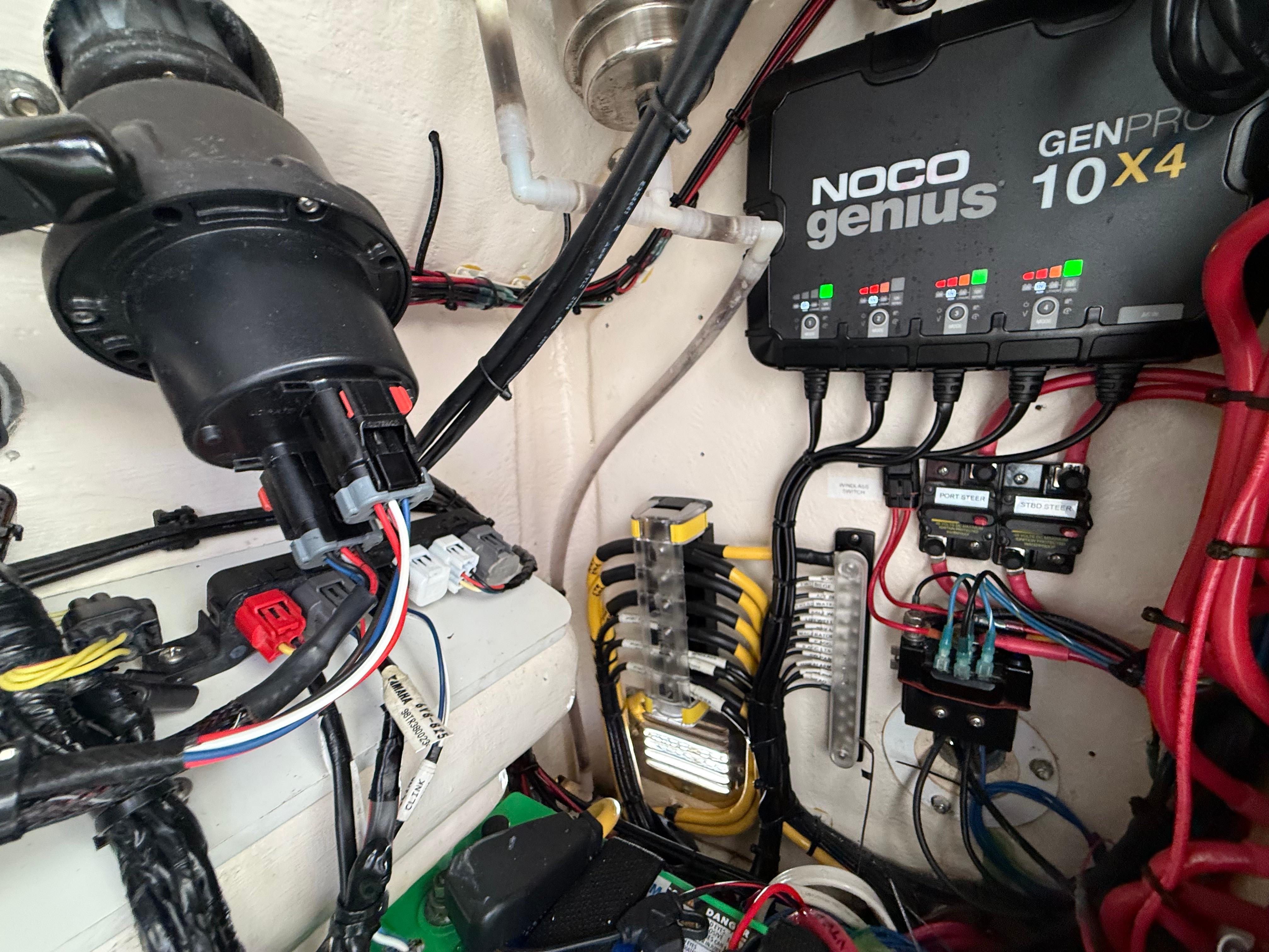 2013-regulator-34-center-console-power-9799554-20250519081641015-1_XLARGE