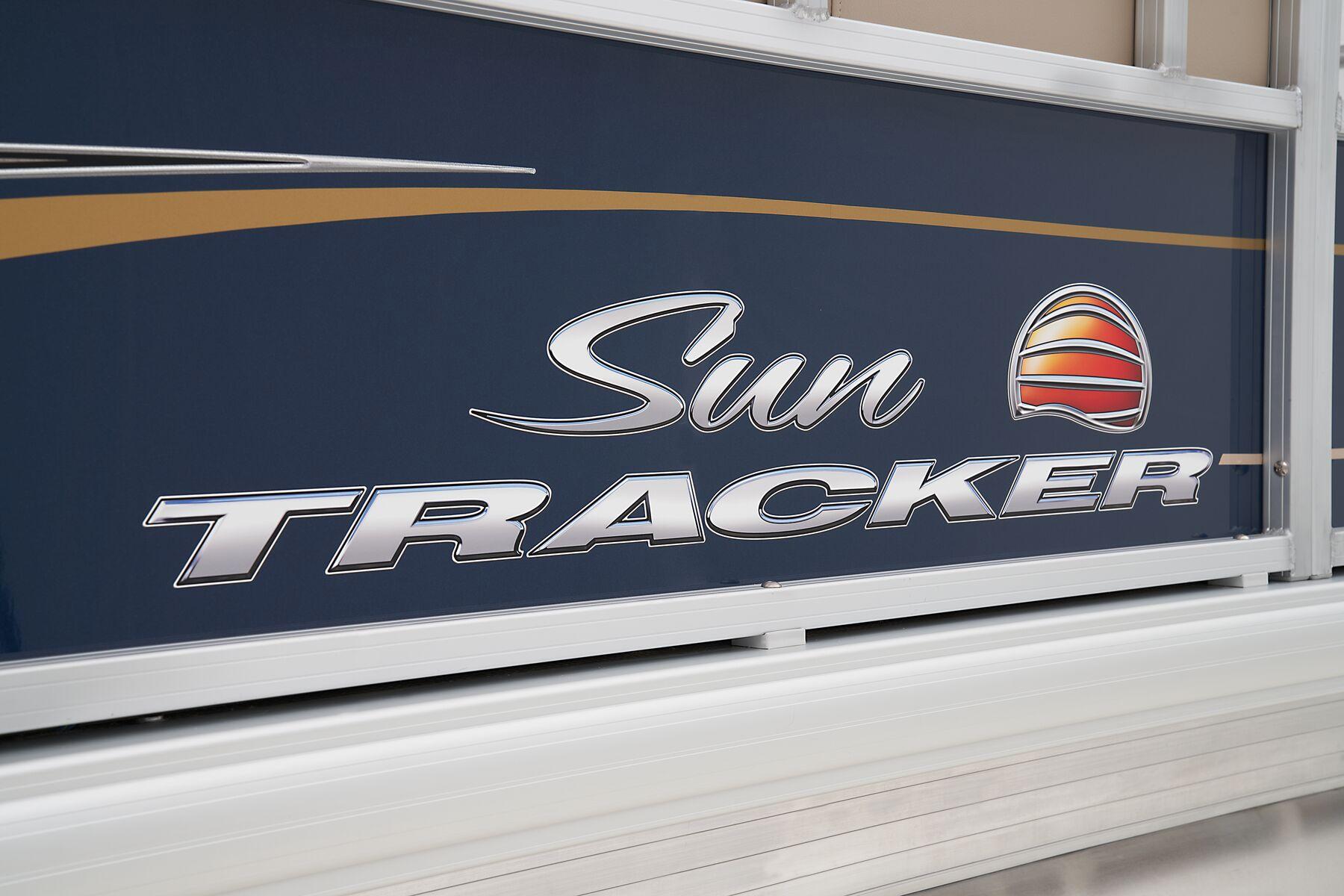 2025 Sun Tracker Bass Buggy 18 DLX Gallery
