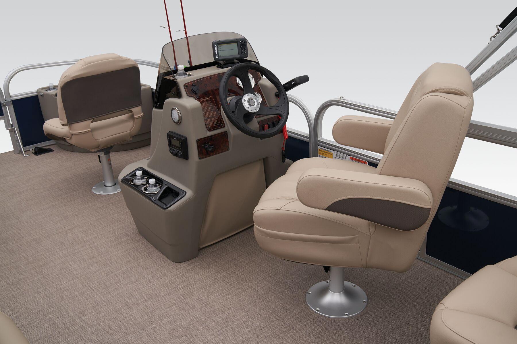 2025 Sun Tracker Bass Buggy 18 DLX Gallery