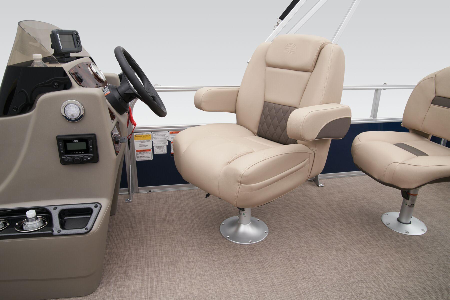 2025 Sun Tracker Bass Buggy 18 DLX Gallery