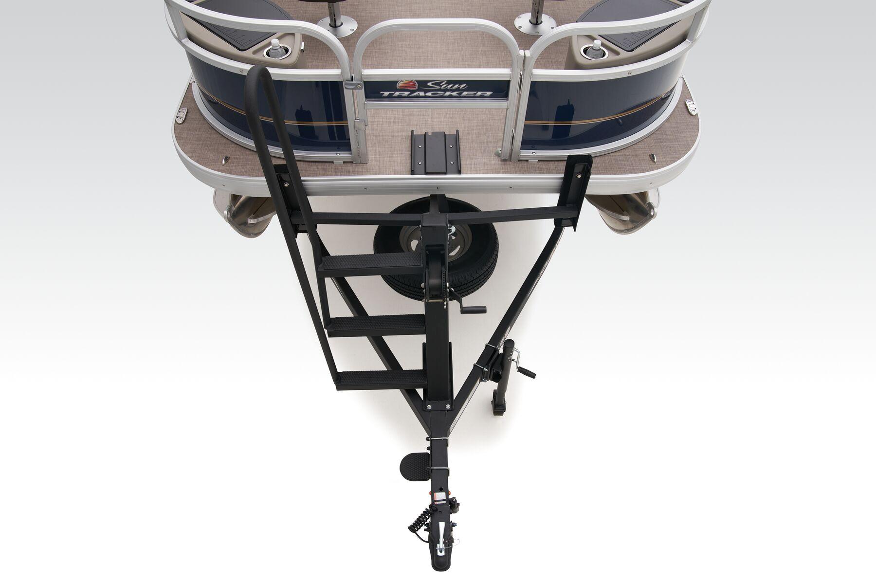 2025 Sun Tracker Bass Buggy 18 DLX Gallery