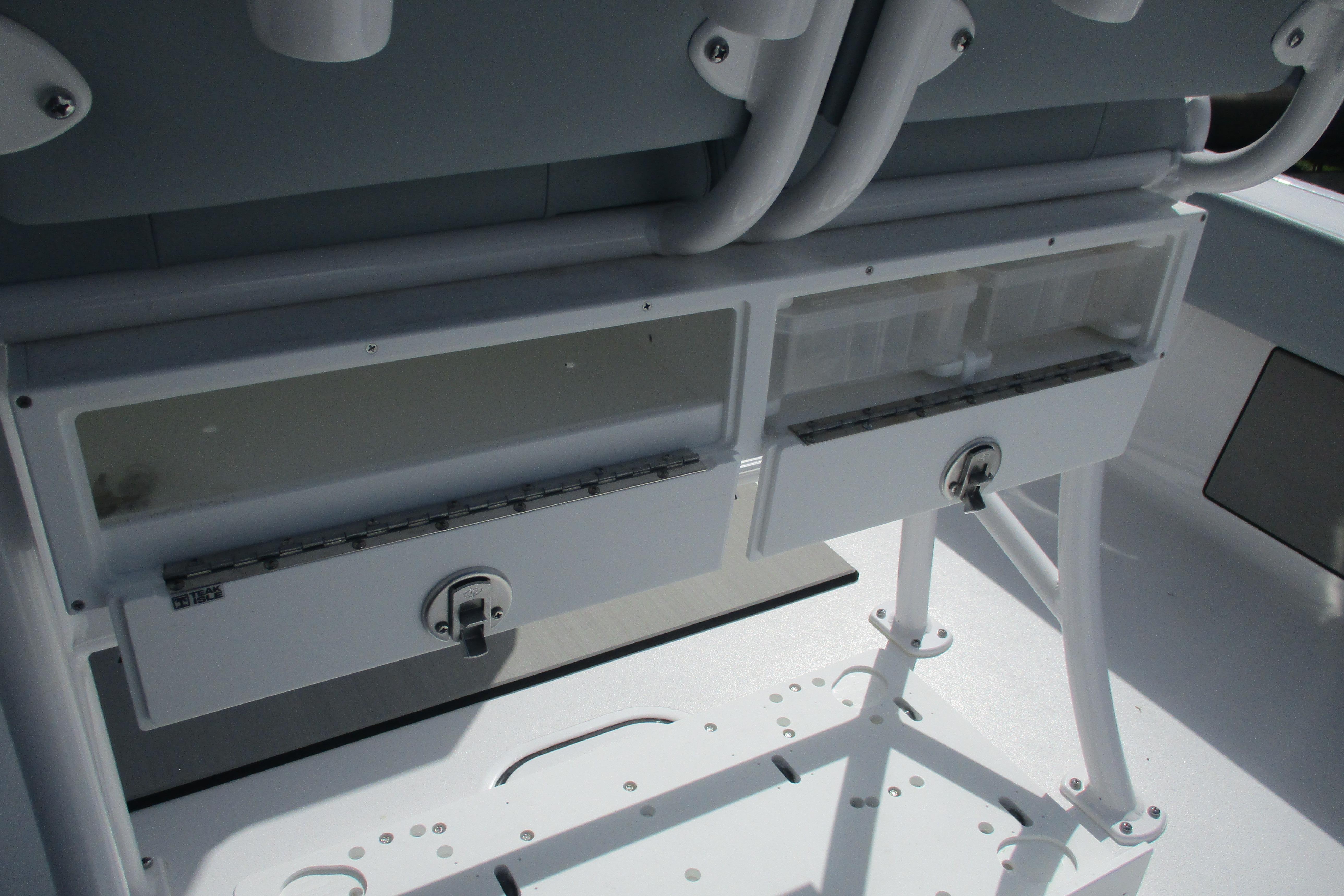 2026 Sportsman Masters 247 Bay Boat-8