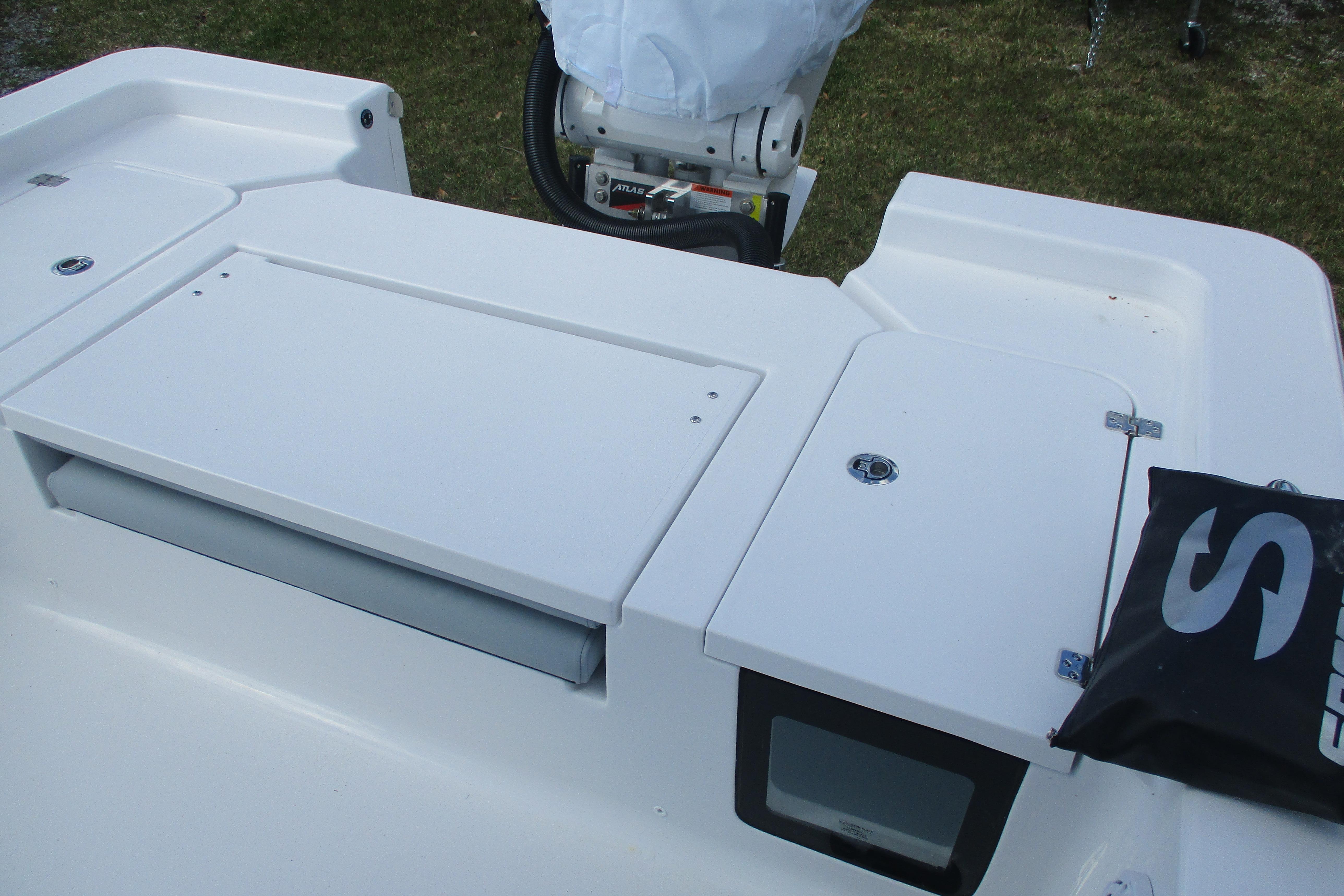 2026 Sportsman Masters 247 Bay Boat-14