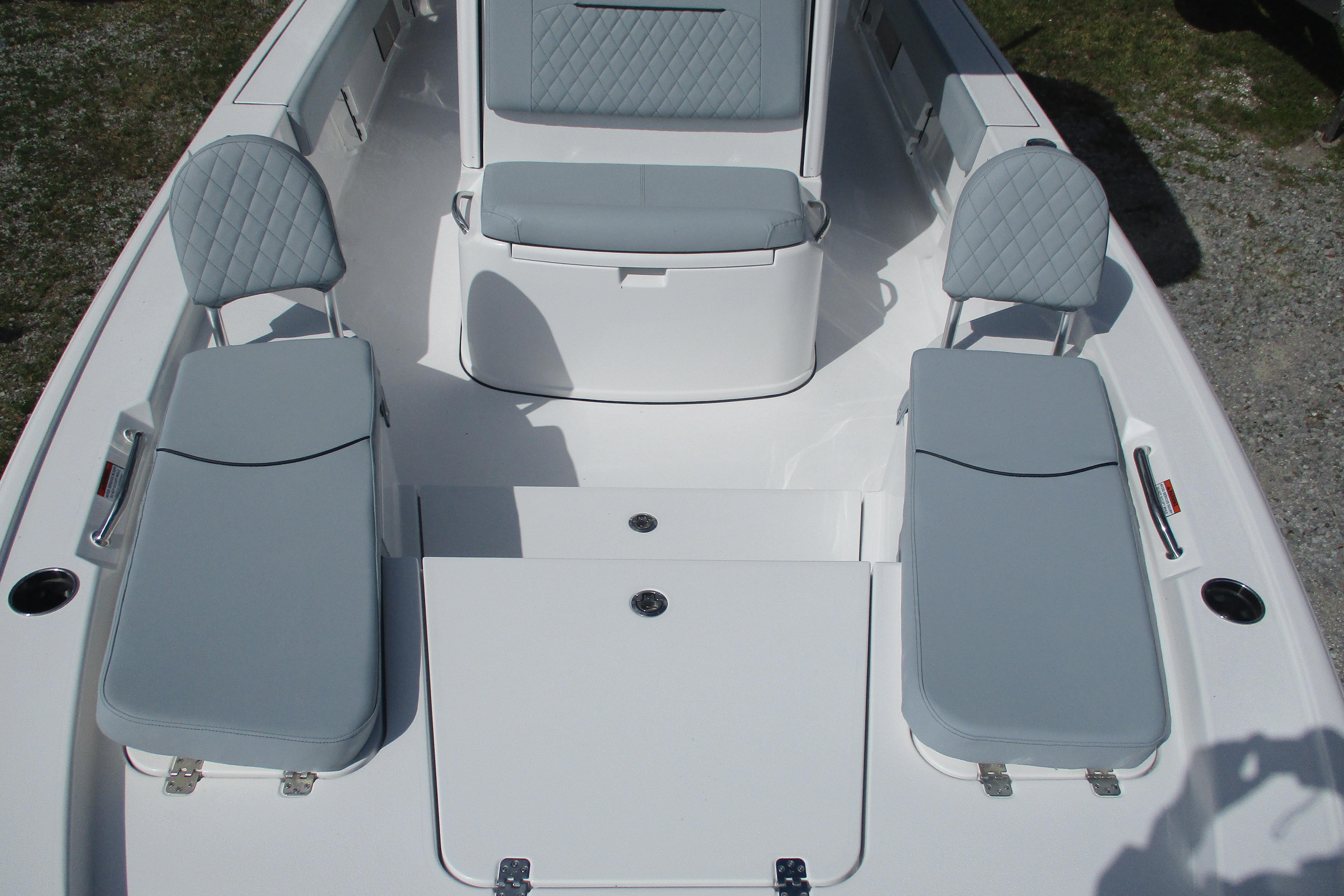 2026 Sportsman Masters 247 Bay Boat-18