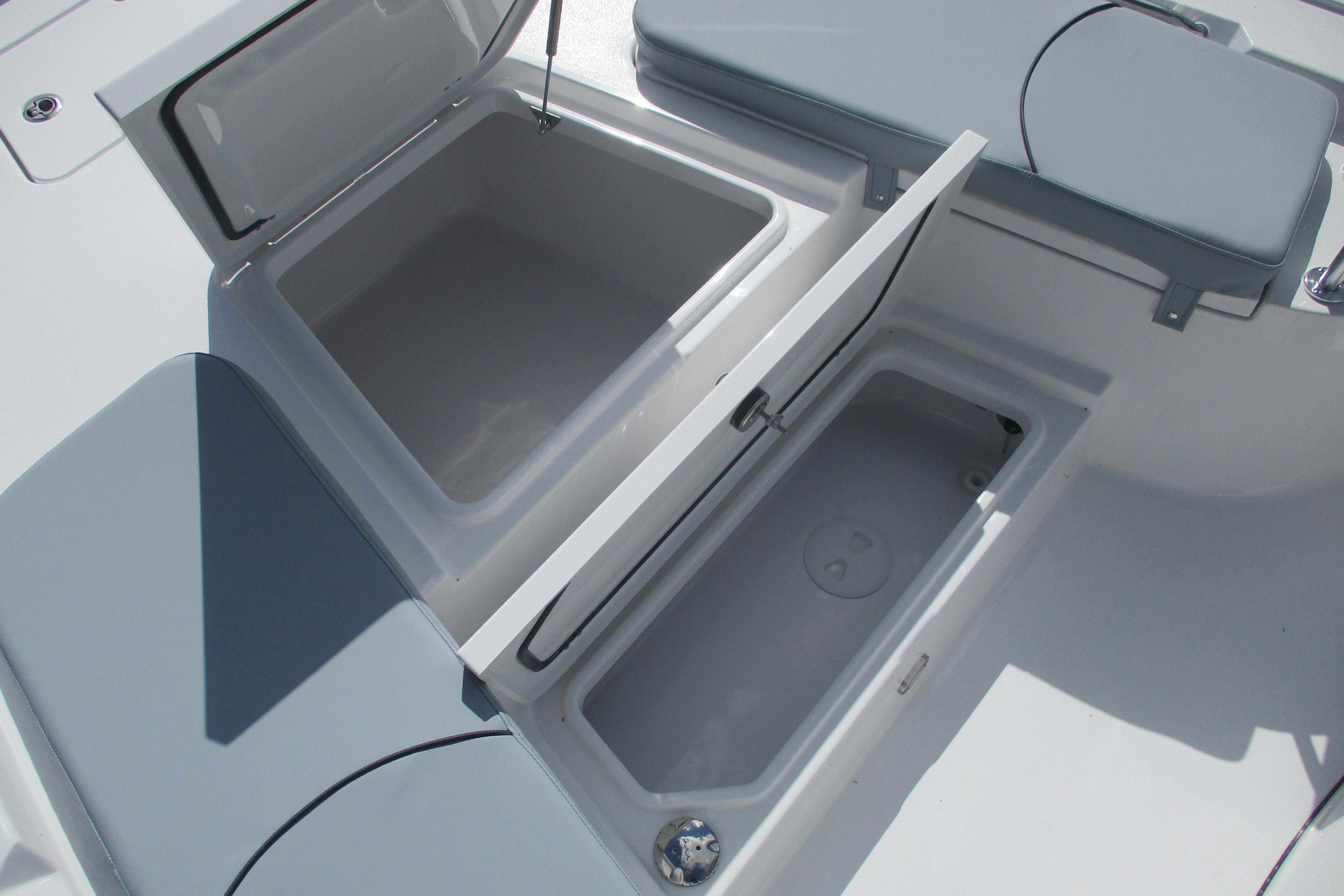 2026 Sportsman Masters 247 Bay Boat-19