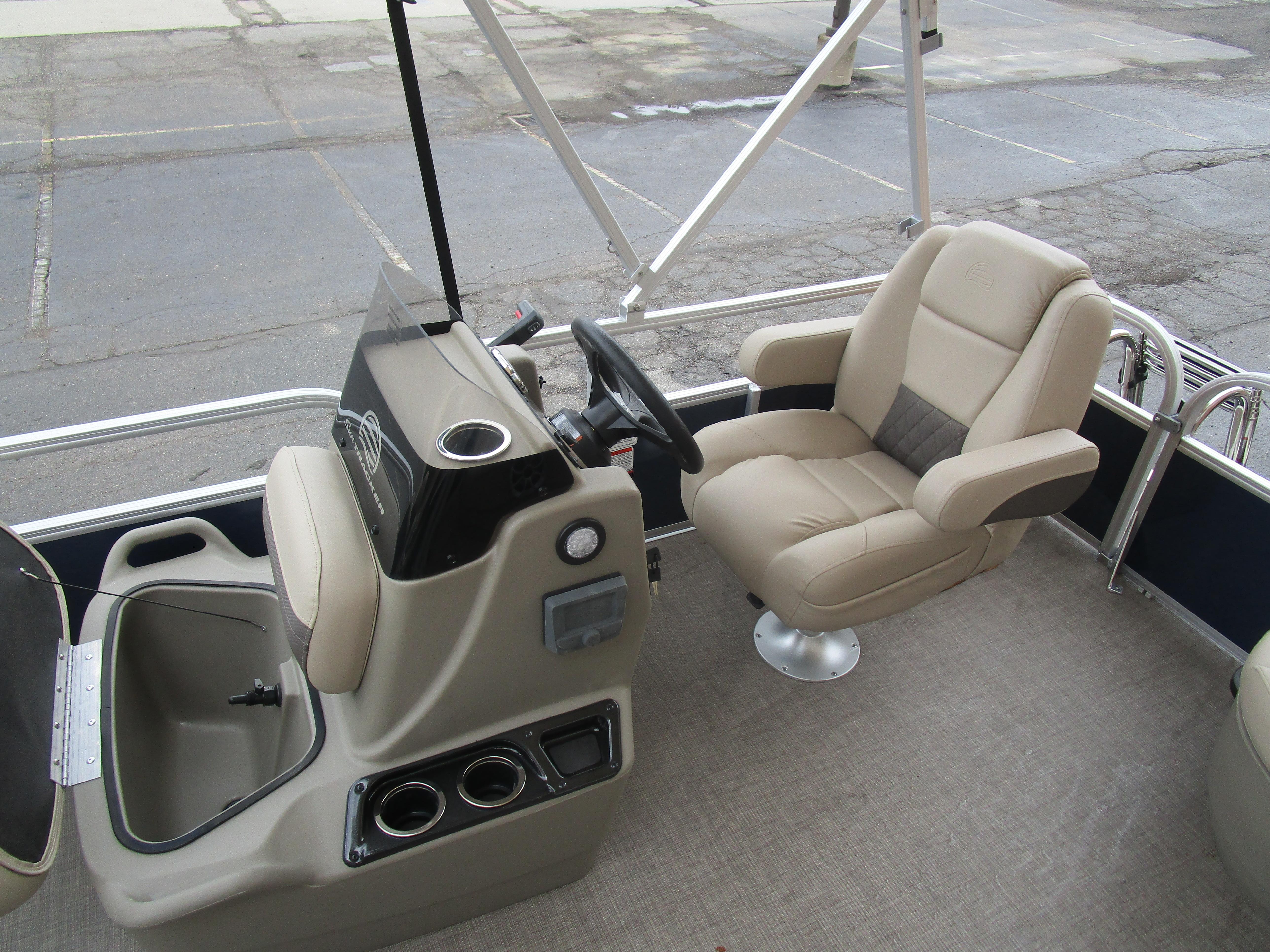 2025 Sun Tracker Bass Buggy 16 Gallery