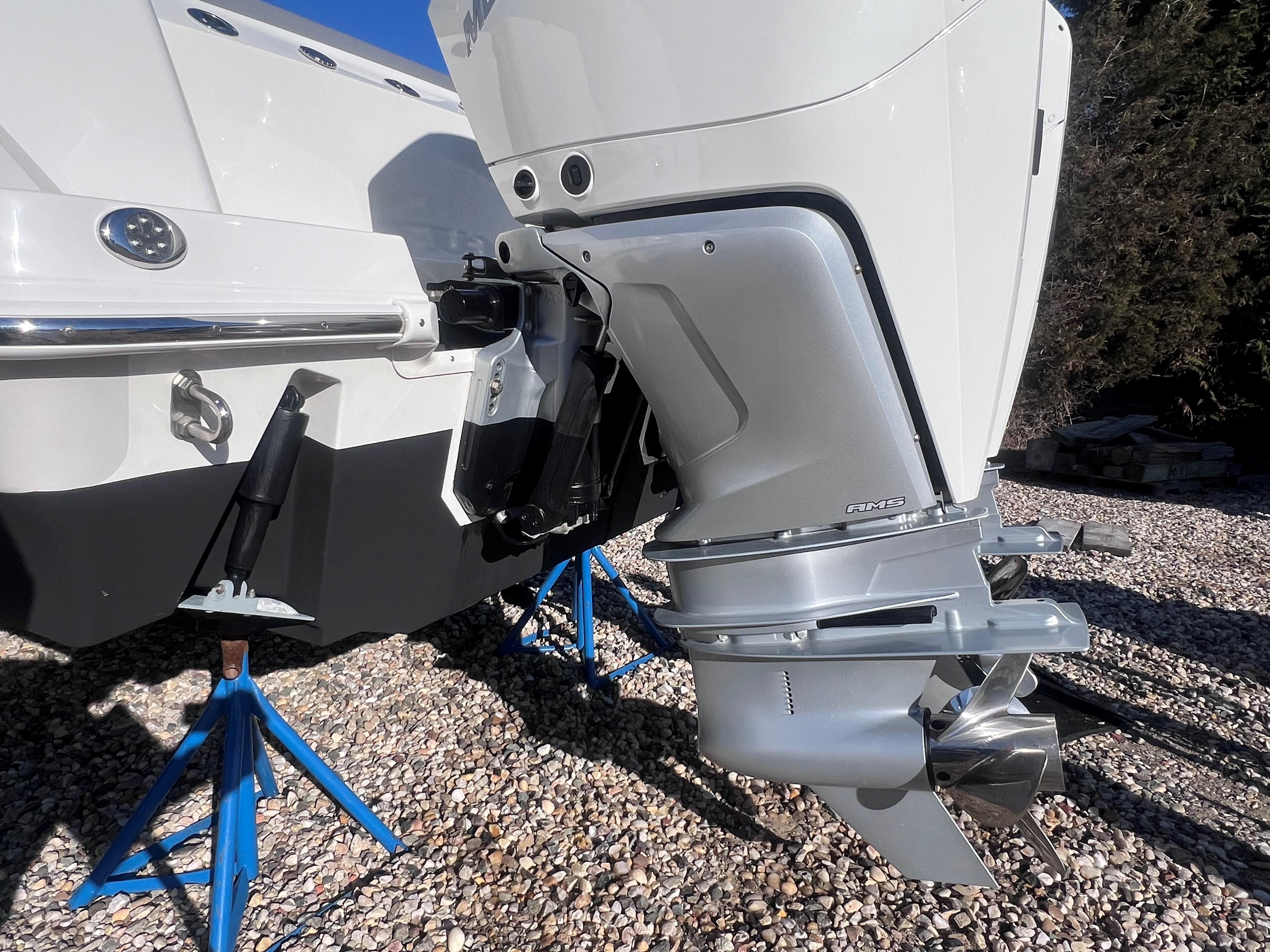 2022-boston-whaler-280-outrage-power-9669507-20250130082023376-1_XLARGE