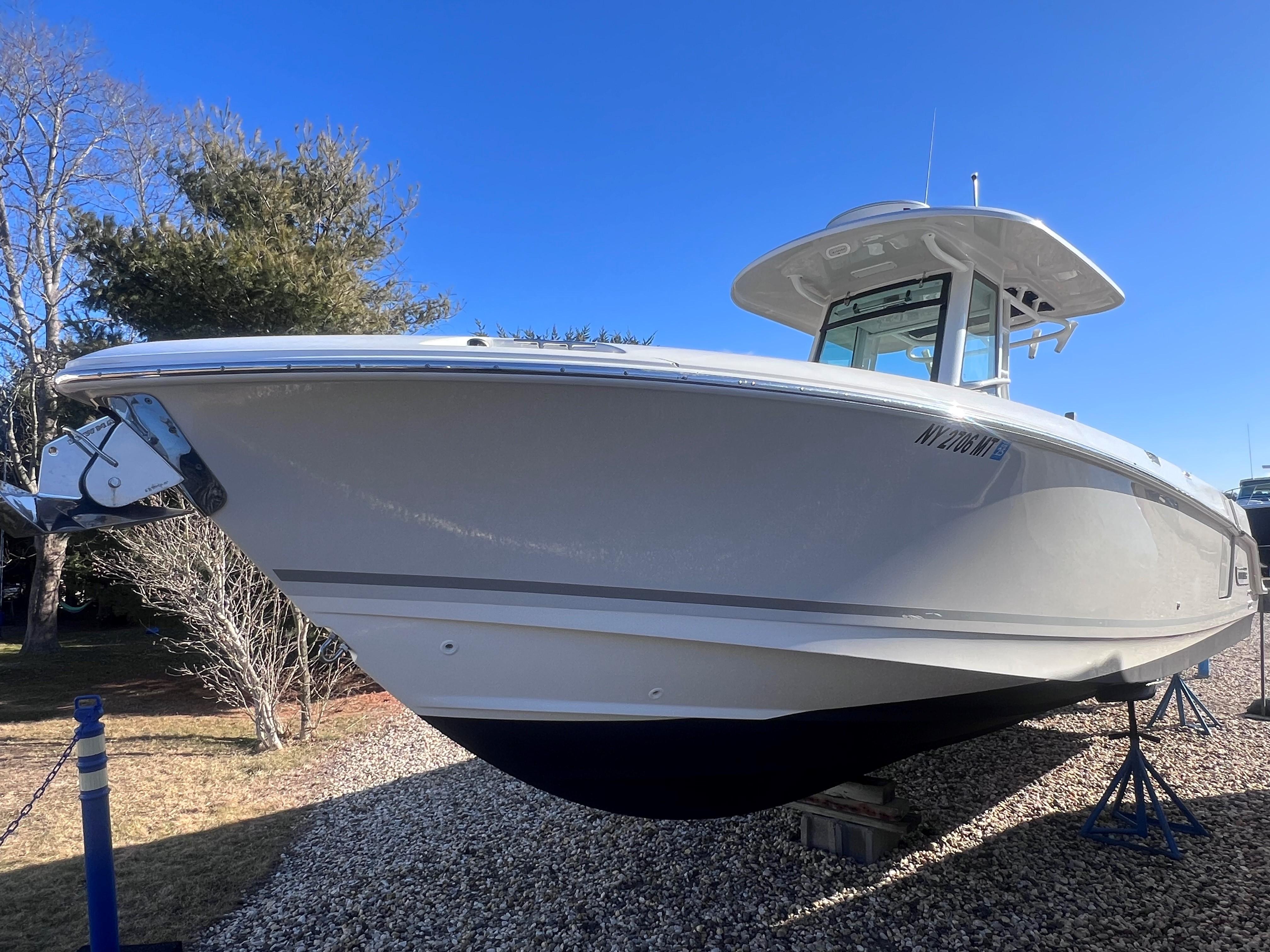 2022-boston-whaler-280-outrage-power-9669507-20250130082027278-1_XLARGE