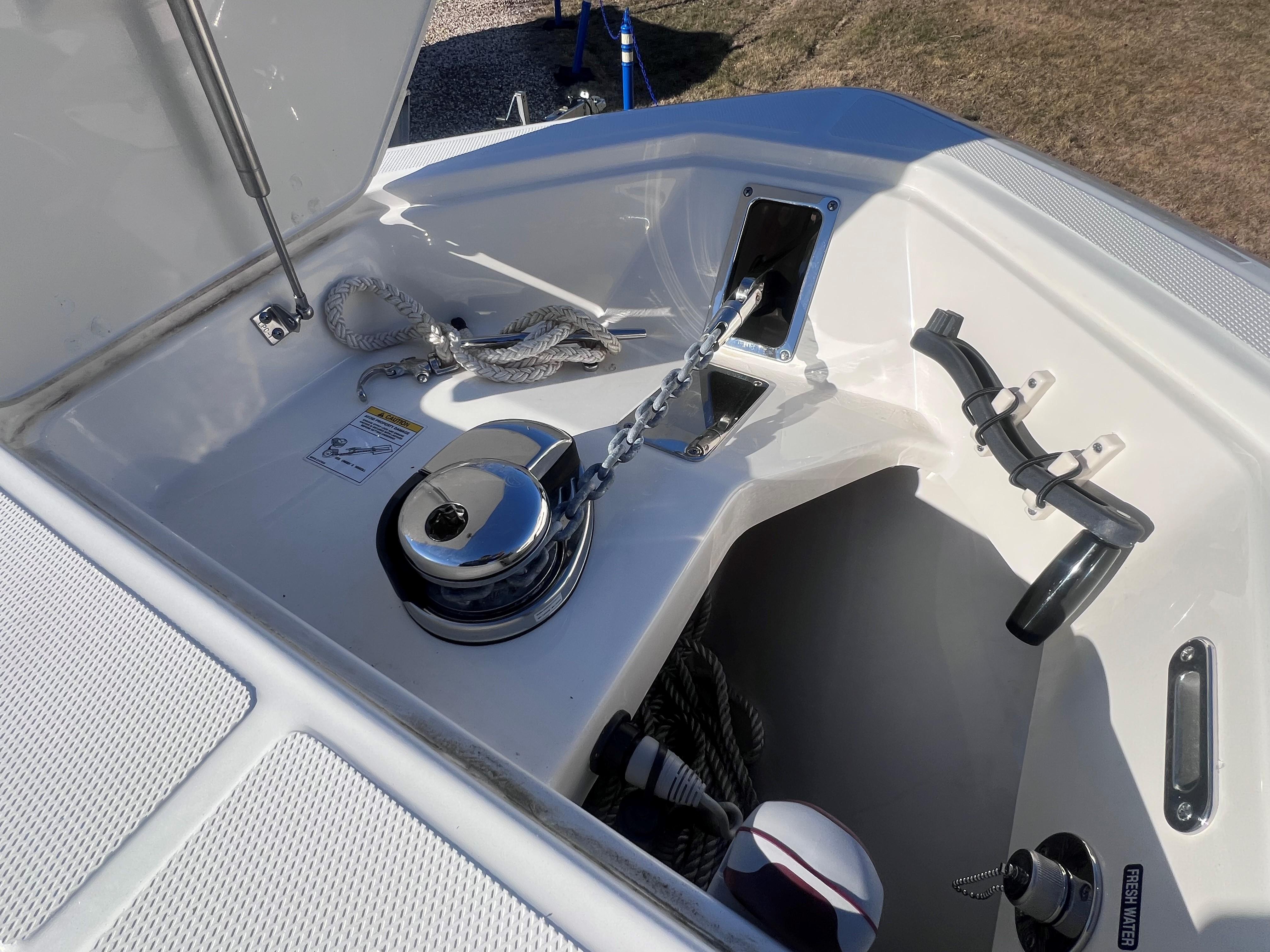 2022-boston-whaler-280-outrage-power-9669507-20250130082418037-1_XLARGE