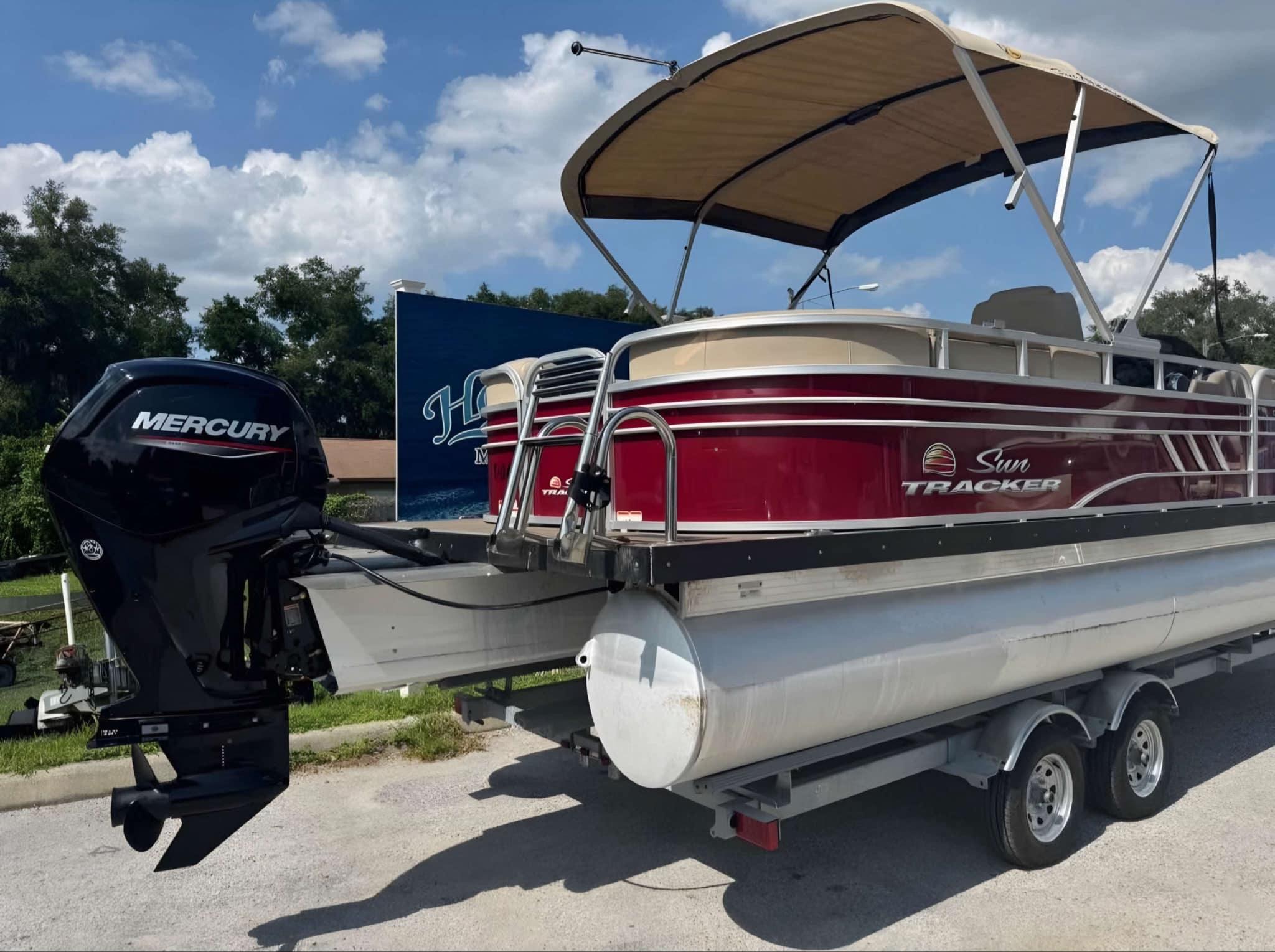 2023 Sun tracker Party Barge 24 DLX-3