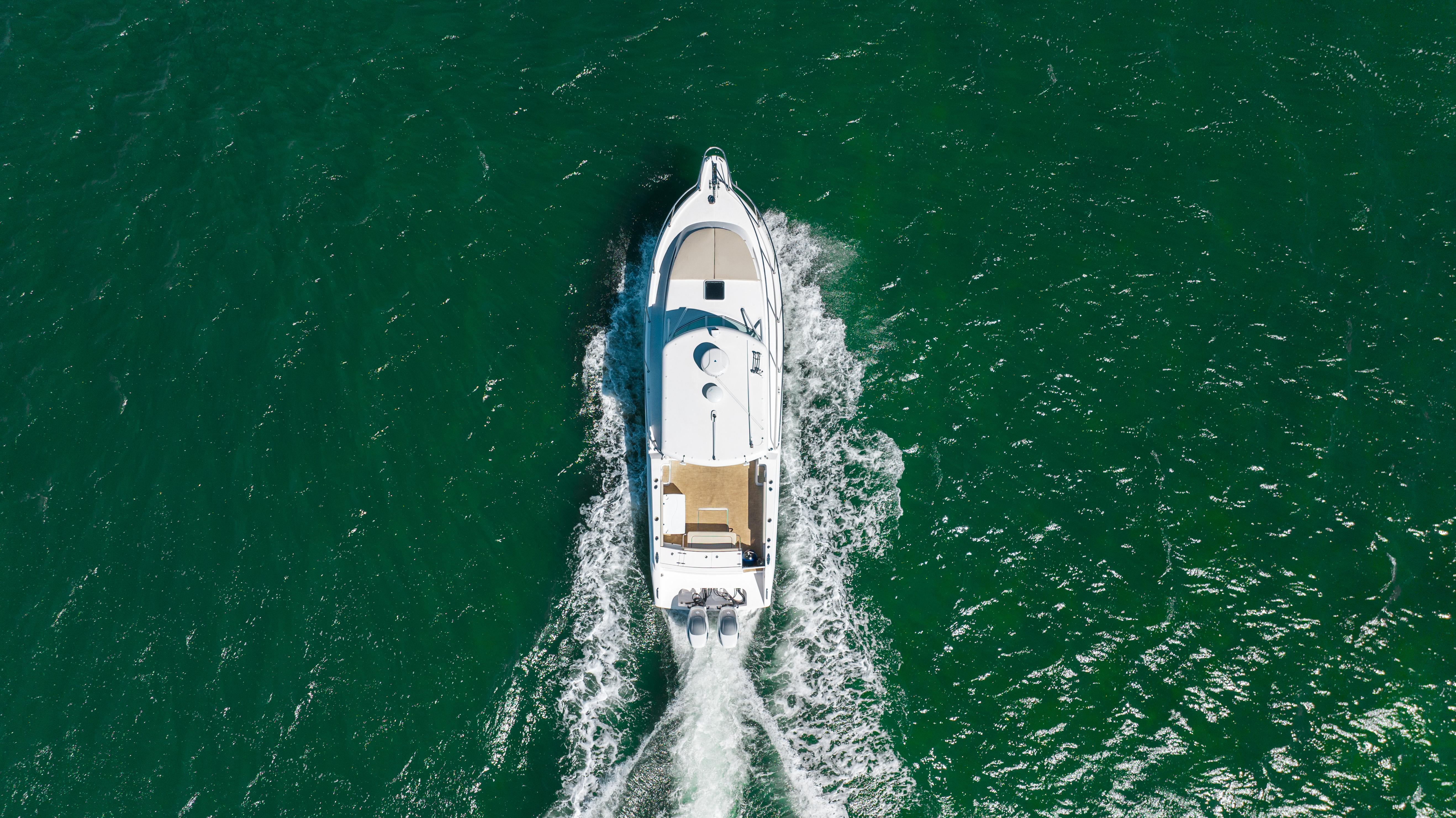 Stamas 37 TIKKUN - Aerial profile photo on water
