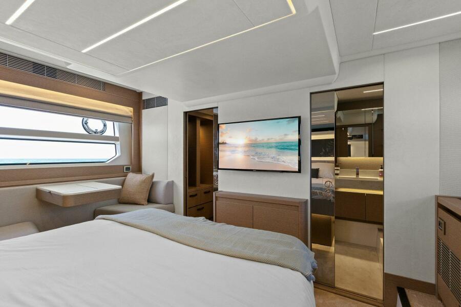 How Sweet It Is Yacht Photos Pics Master Stateroom