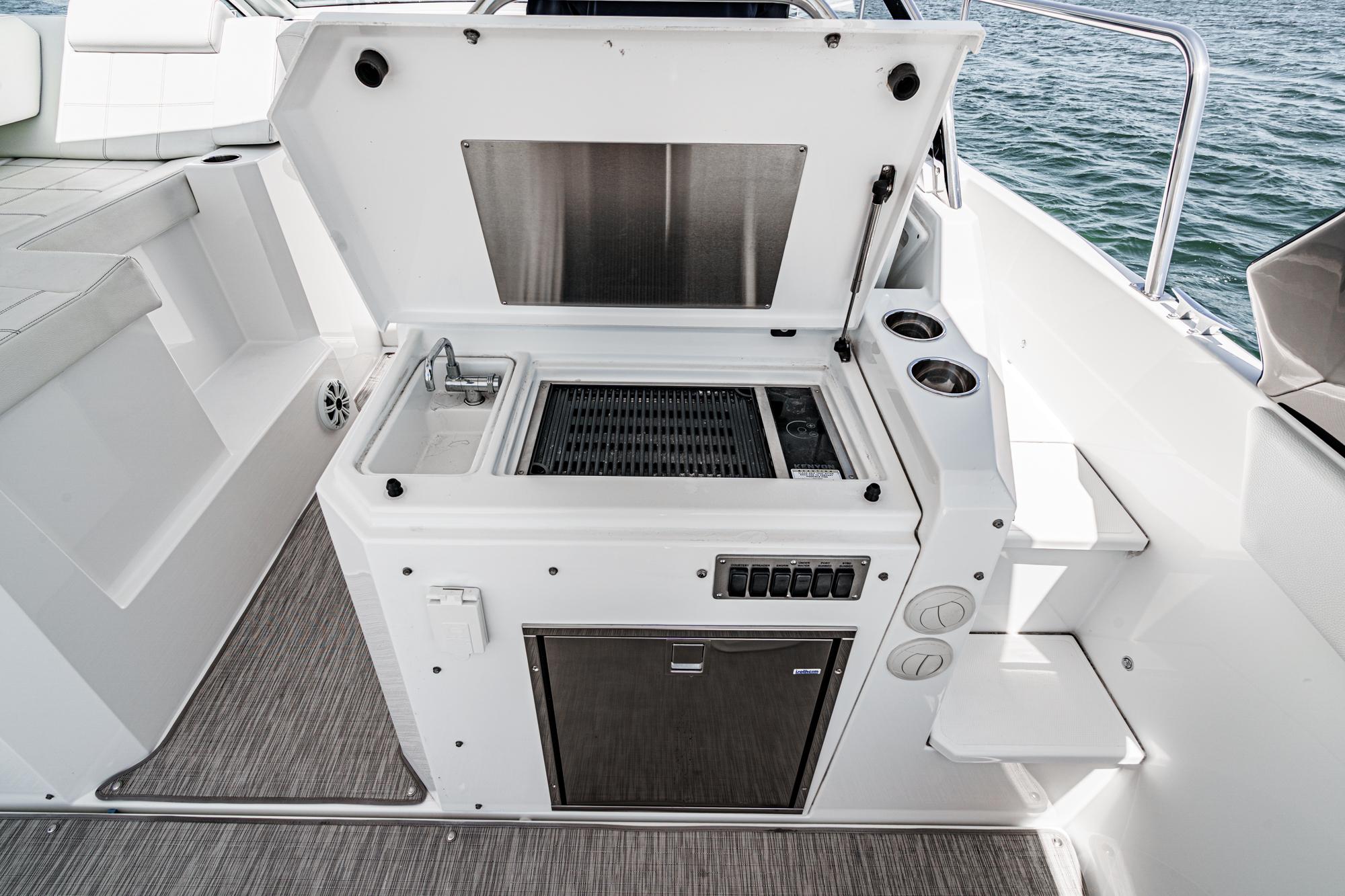 2021 Cruisers Yachts 39 Express Coupe #TBMB184A inventory image at Sun Country Marine Group, Newport Beach 2021 Cruisers Yachts 39 Express Coupe #TBMB184A inventory image at Sun Country Marine Group, Newport Beach