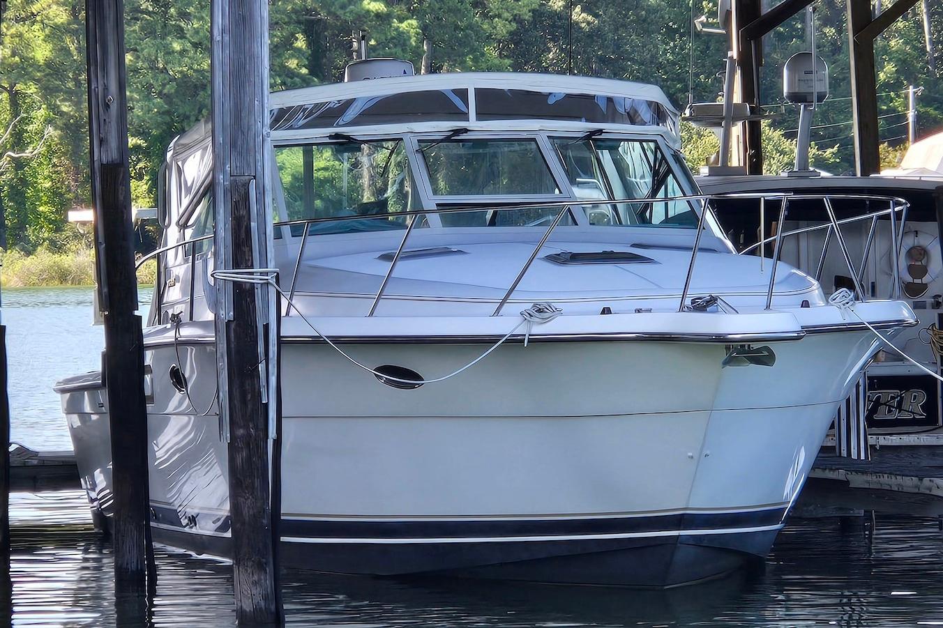 M 10398 BW Knot 10 Yacht Sales