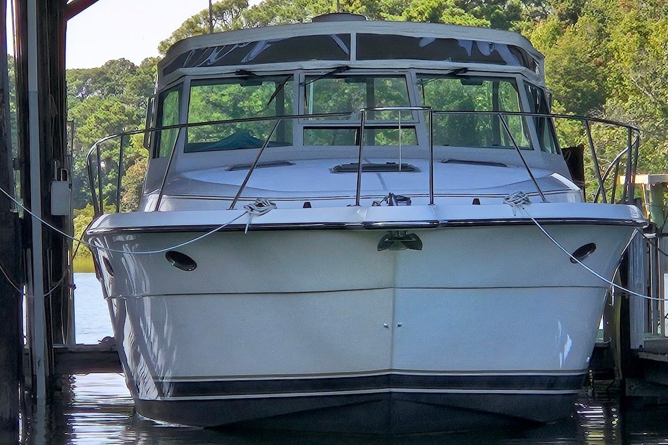 M 10398 BW Knot 10 Yacht Sales