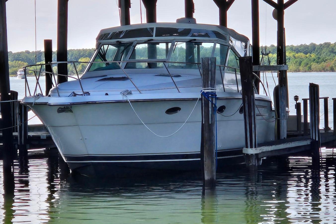 M 10398 BW Knot 10 Yacht Sales