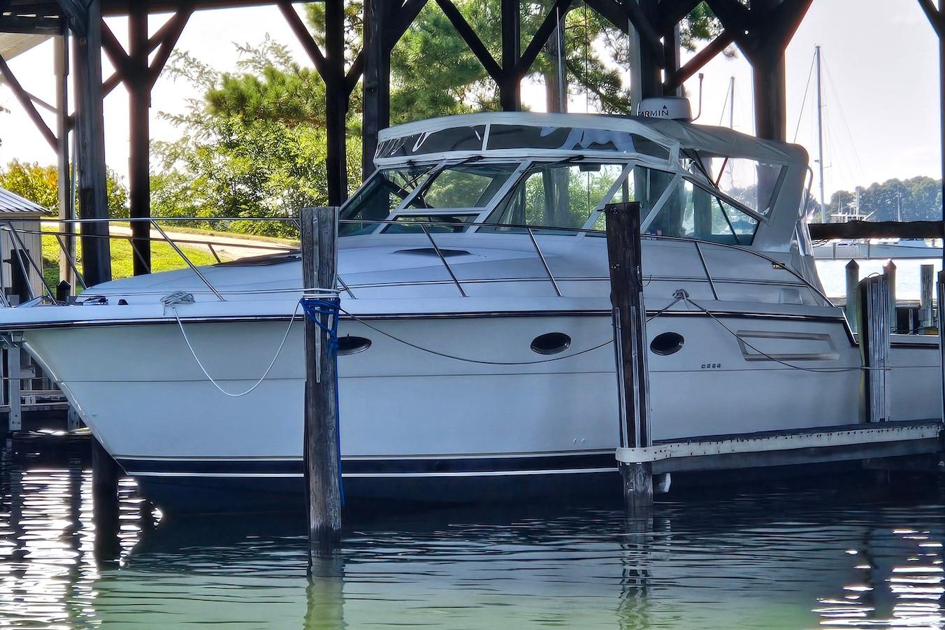 M 10398 BW Knot 10 Yacht Sales