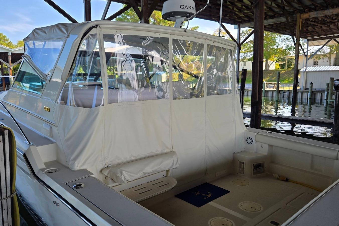 M 10398 BW Knot 10 Yacht Sales
