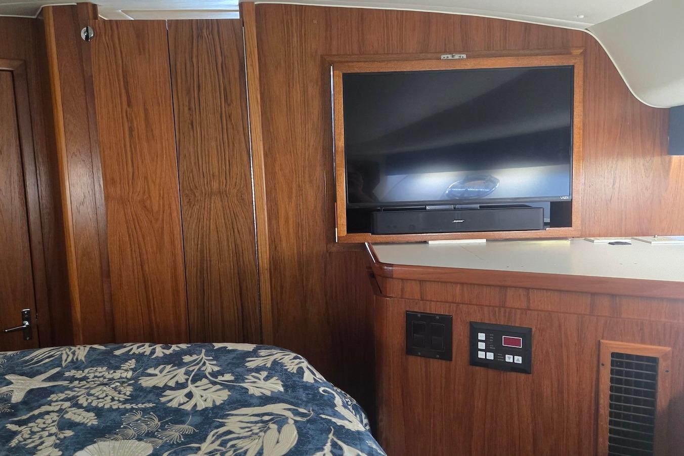 M 10398 BW Knot 10 Yacht Sales M 10398 BW Knot 10 Yacht Sales