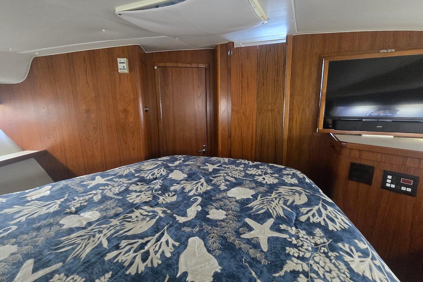 M 10398 BW Knot 10 Yacht Sales M 10398 BW Knot 10 Yacht Sales